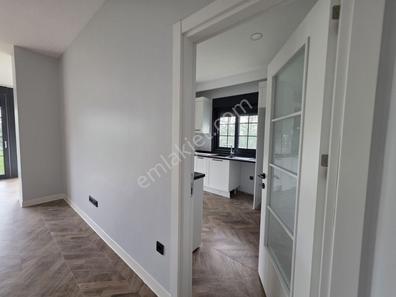 Remax Anka'dan Geniş Bahçeli 4+1 Bahçeli Yaşam Konaklarnda Villa - Görsel 4