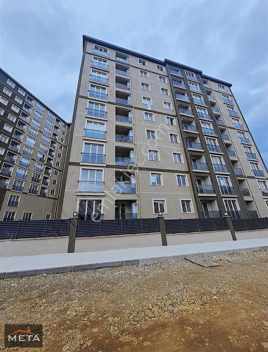 Yusuf'tan Esenler Mh Site İçinde Satılık 2+1 İskanlı Arakat Dair