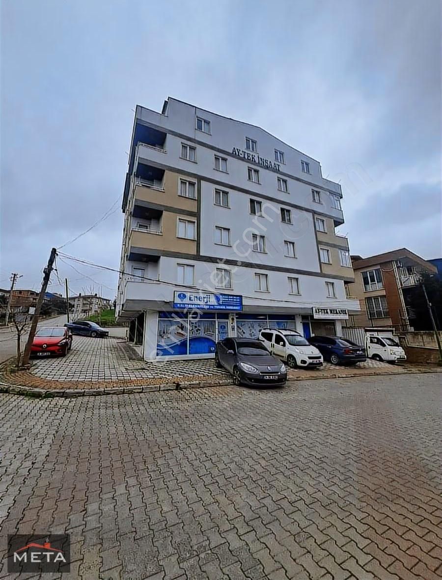 Yusuf'tan Şekerpınar Mh.satılık İskanlı Asansörlü 2+1 Arakat Dai