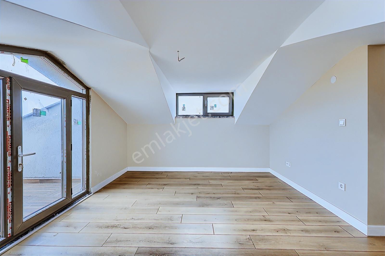 Remax Anka'dan Satılık 330 M2 Arsa İçinde İskanlı Müstakil Villa - Görsel 14