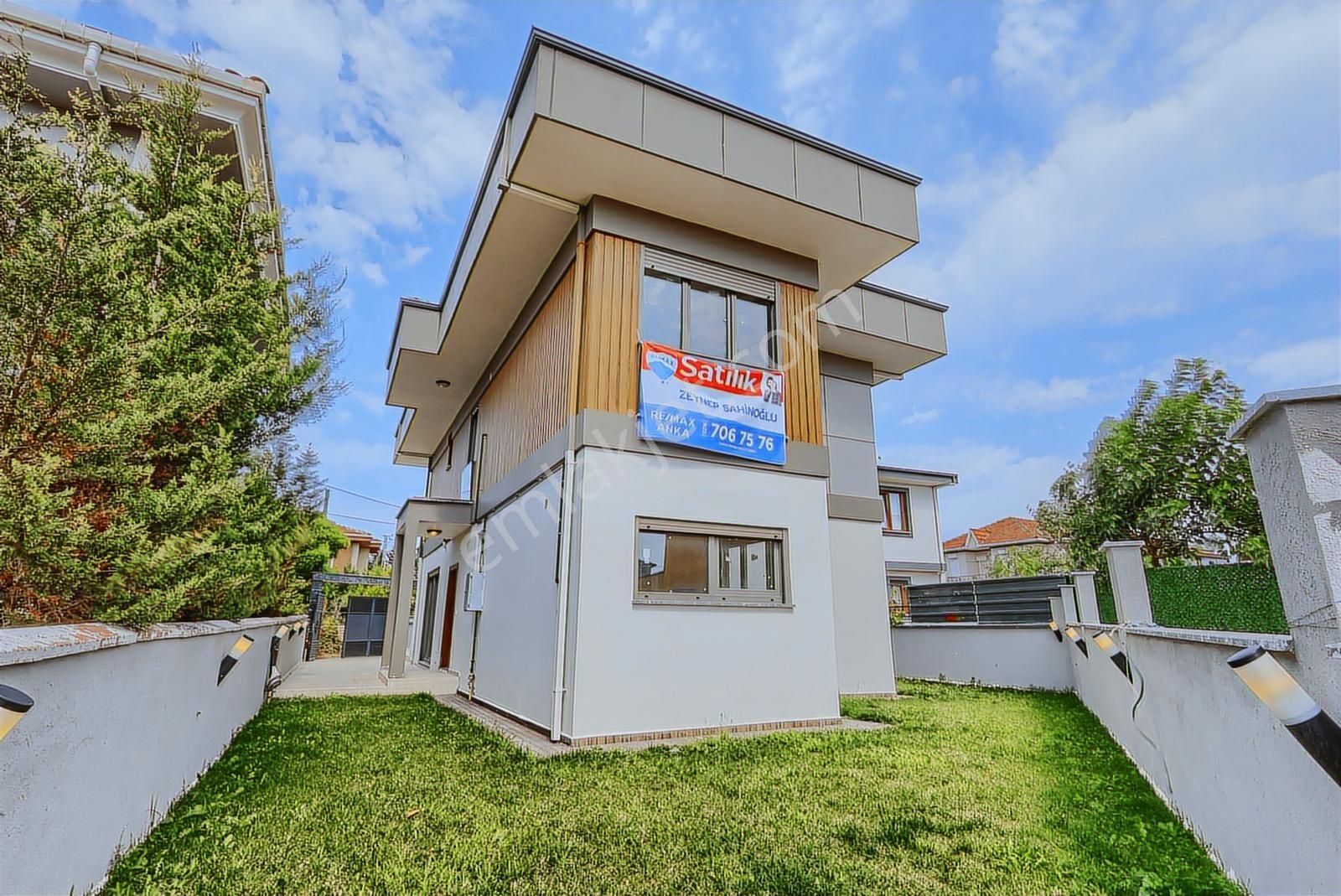 Remax Anka'dan Satılık 330 M2 Arsa İçinde İskanlı Müstakil Villa - Görsel 12