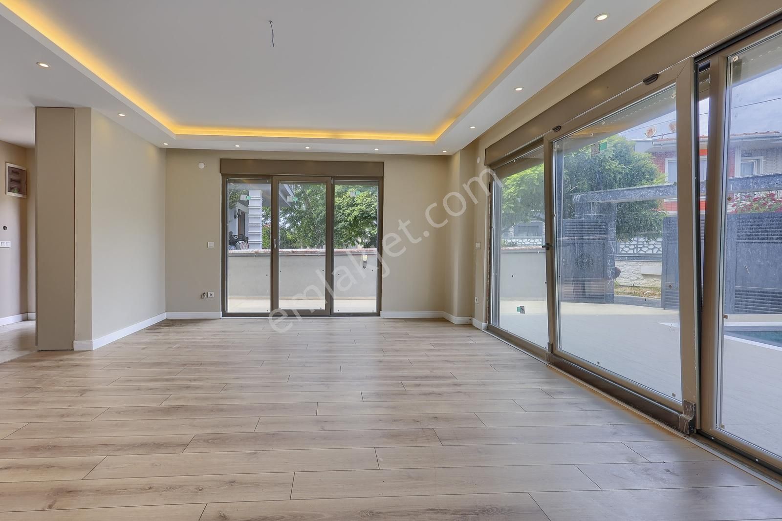 Remax Anka'dan Satılık 330 M2 Arsa İçinde İskanlı Müstakil Villa - Görsel 4