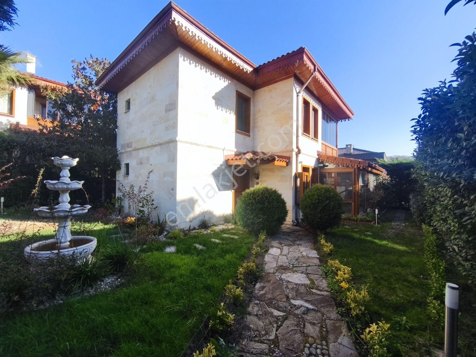 Şile'de 415m2 Arsa Paylı Doğal Taş Yapımı Otantik Satılık Villa - Görsel 7