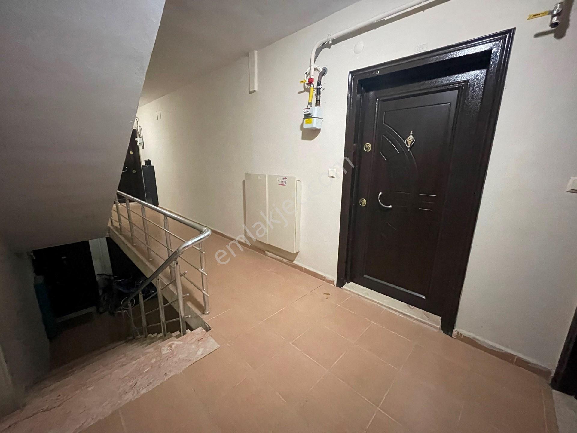 Altın Emlak'tan Aziziye'de Denize Yürüme Mesafesinde, Havuzlu Sitede 2+1 Ara Kat Daire - Görsel 16