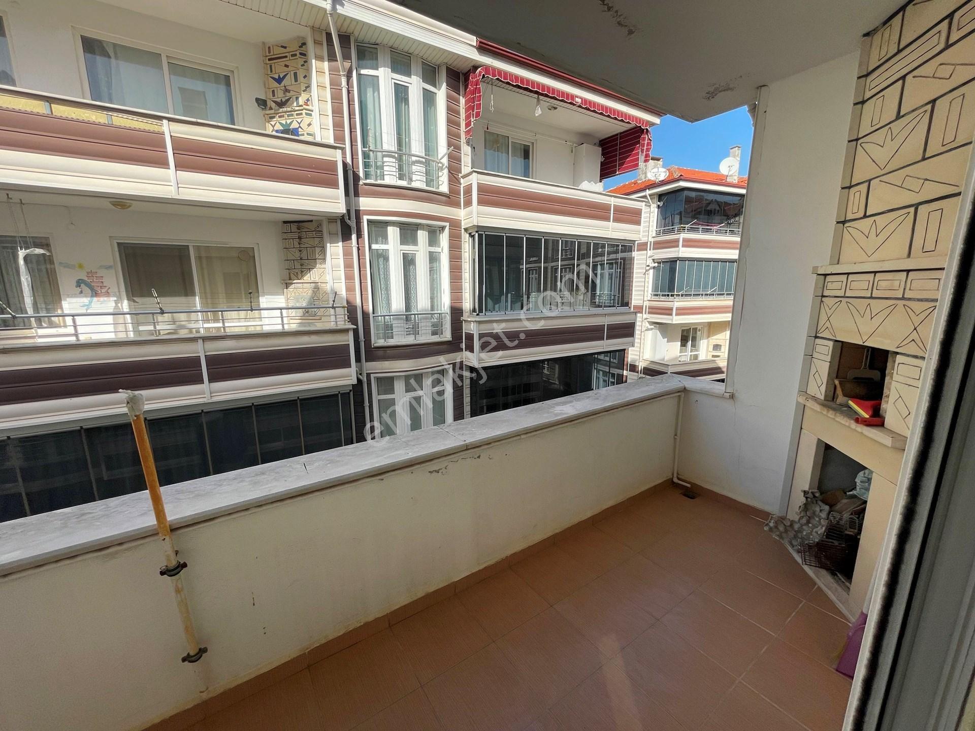 Altın Emlak'tan Aziziye'de Denize Yürüme Mesafesinde, Havuzlu Sitede 2+1 Ara Kat Daire - Görsel 23