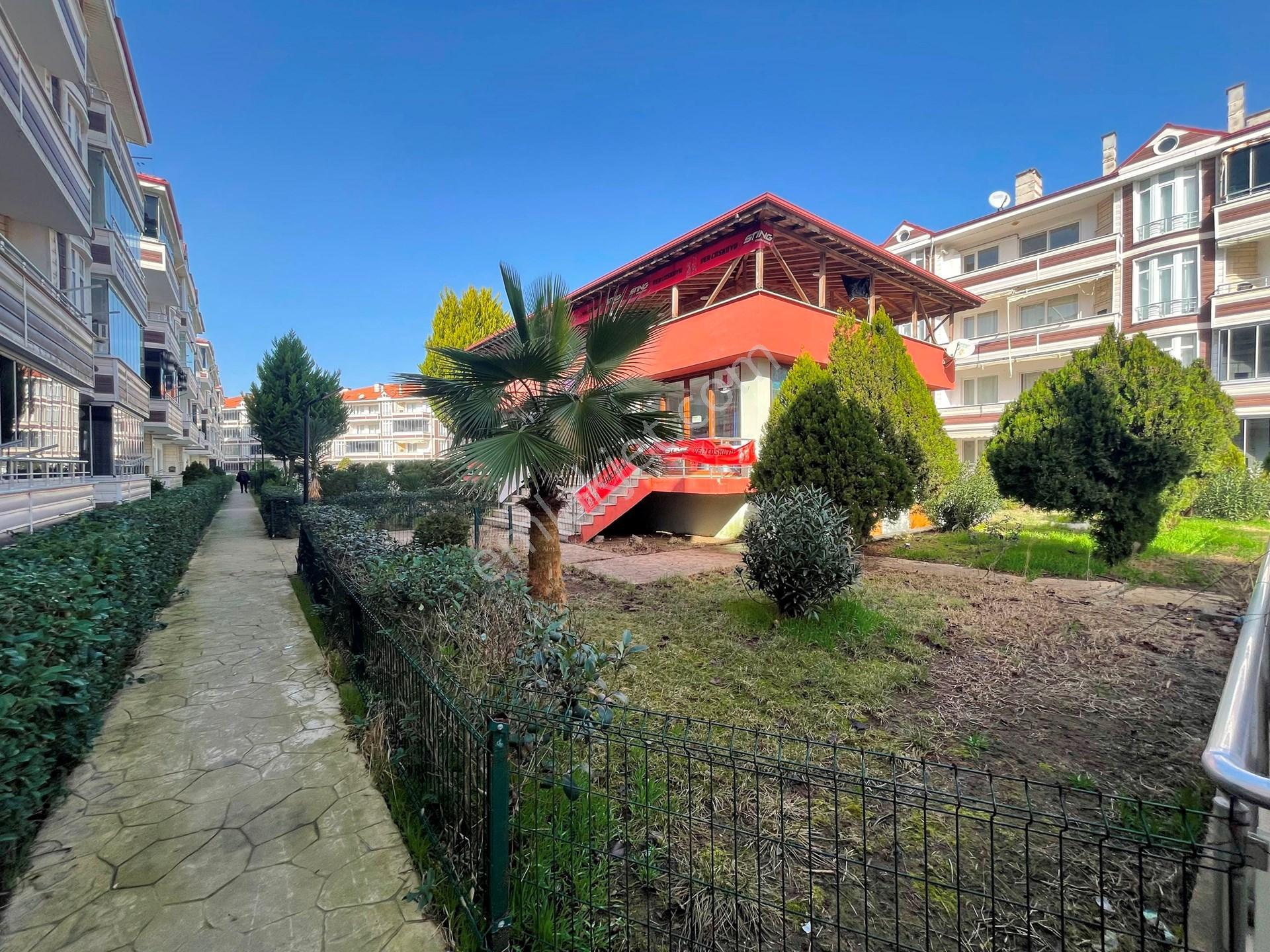 Altın Emlak'tan Aziziye'de Denize Yürüme Mesafesinde, Havuzlu Sitede 2+1 Ara Kat Daire - Görsel 10