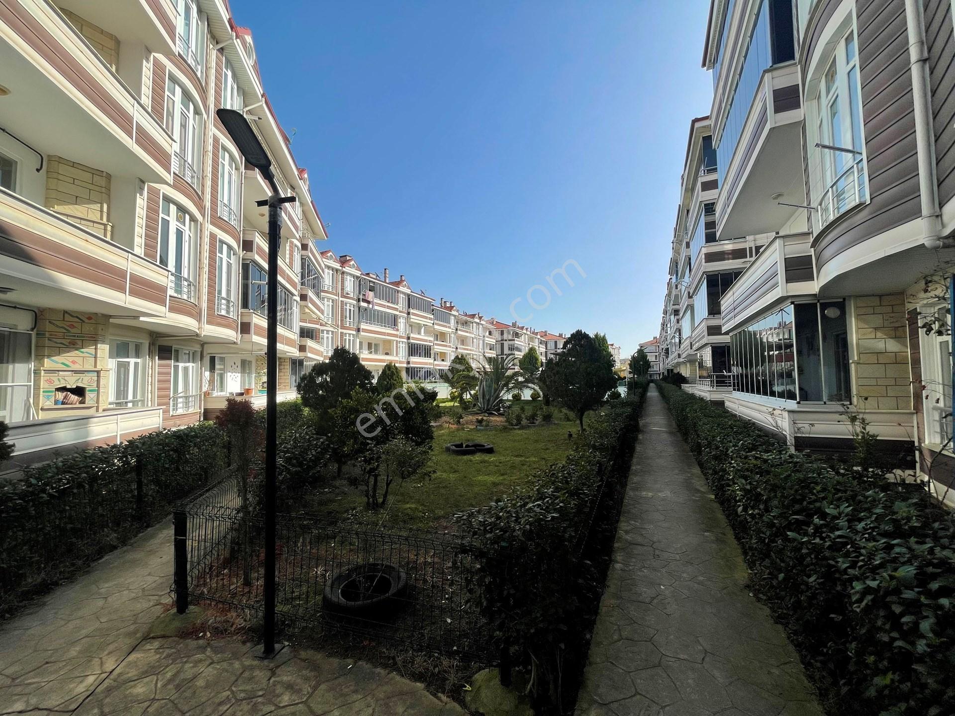 Altın Emlak'tan Aziziye'de Denize Yürüme Mesafesinde, Havuzlu Sitede 2+1 Ara Kat Daire - Görsel 4