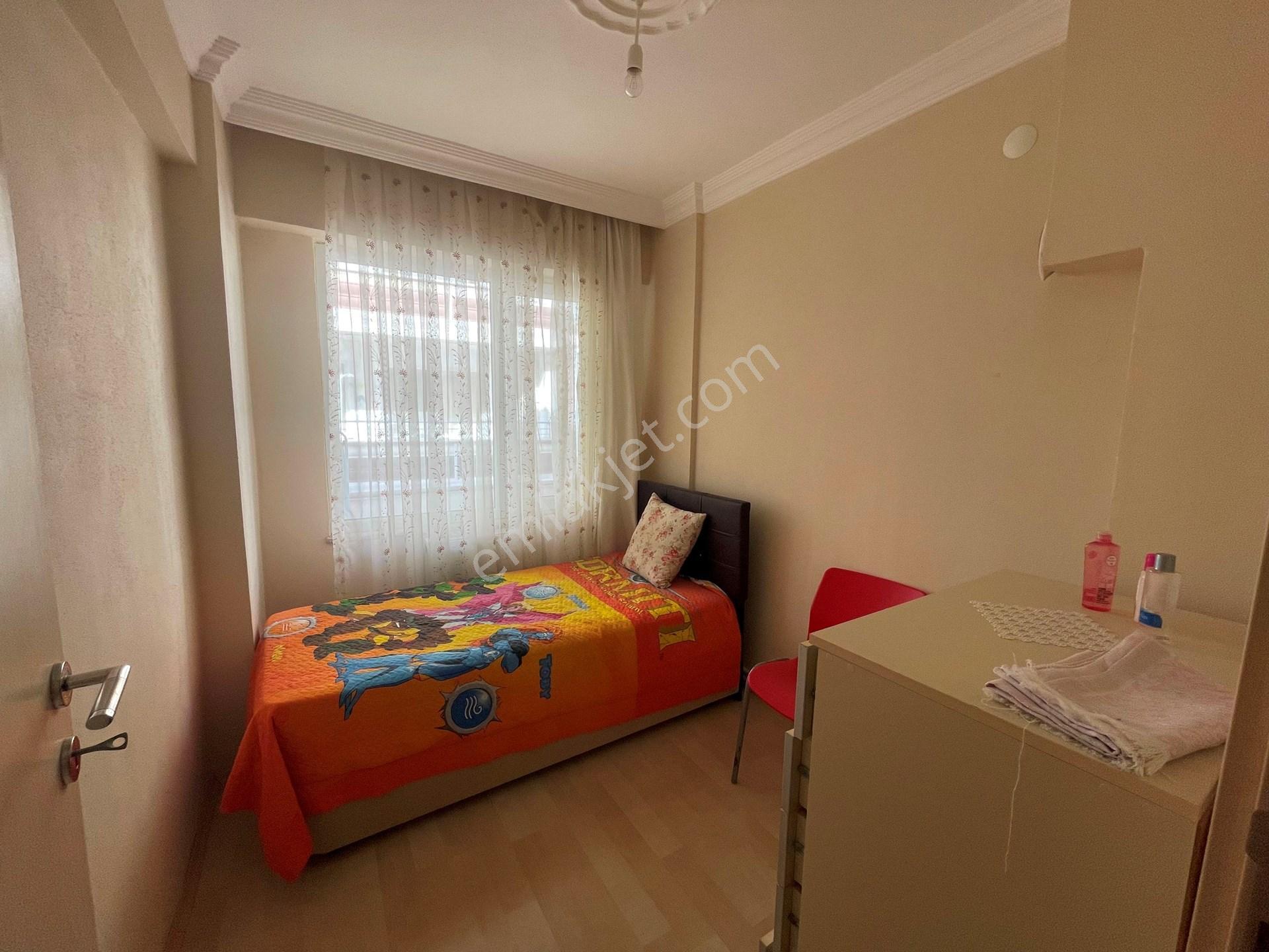 Altın Emlak'tan Aziziye'de Denize Yürüme Mesafesinde, Havuzlu Sitede 2+1 Ara Kat Daire - Görsel 24