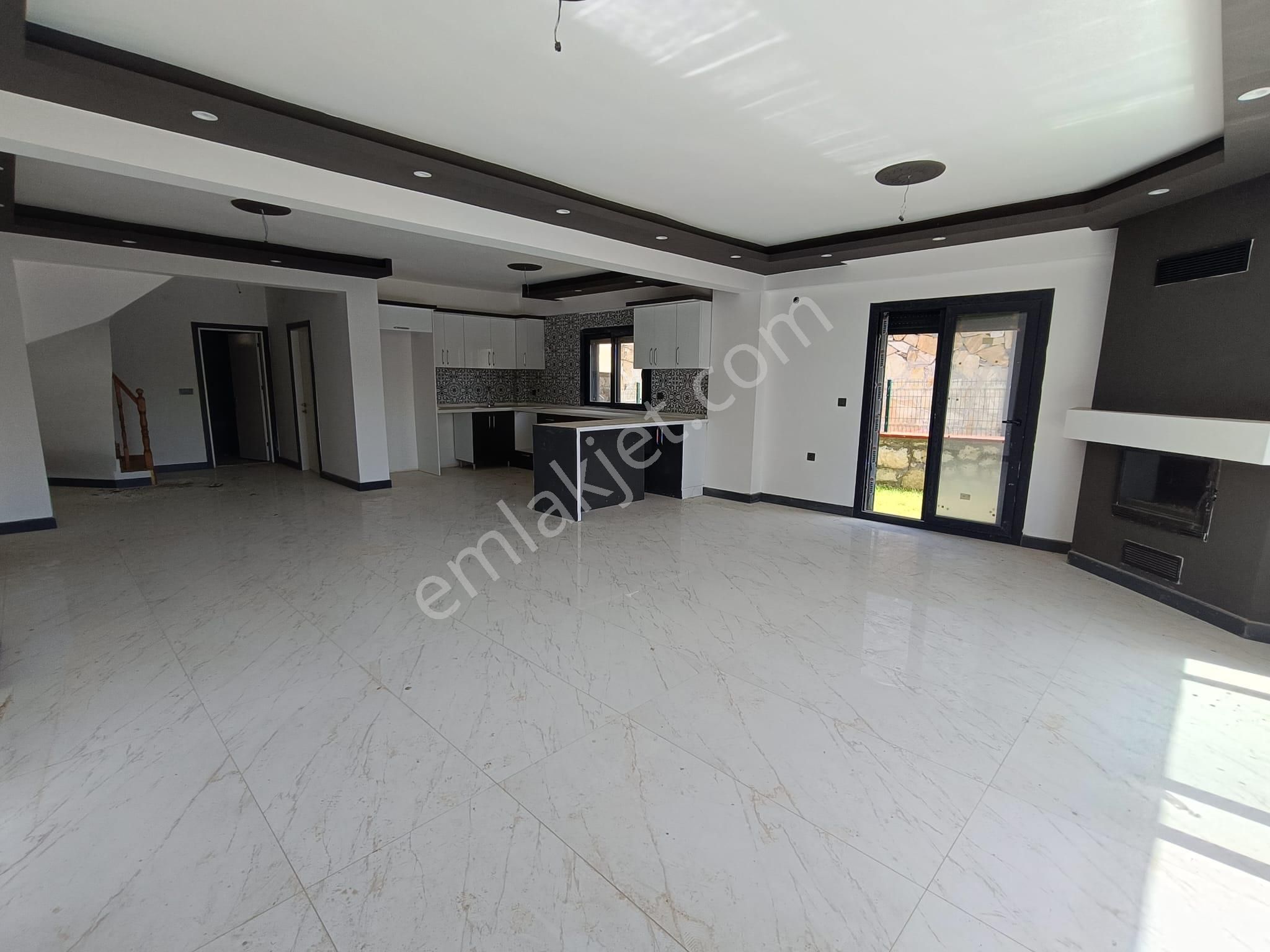 Satılık İzmir Foçaköy De Doğayla İç İçe Müstakil Arsa İçinde Dublex Havuzlu Taş Villa - Görsel 14