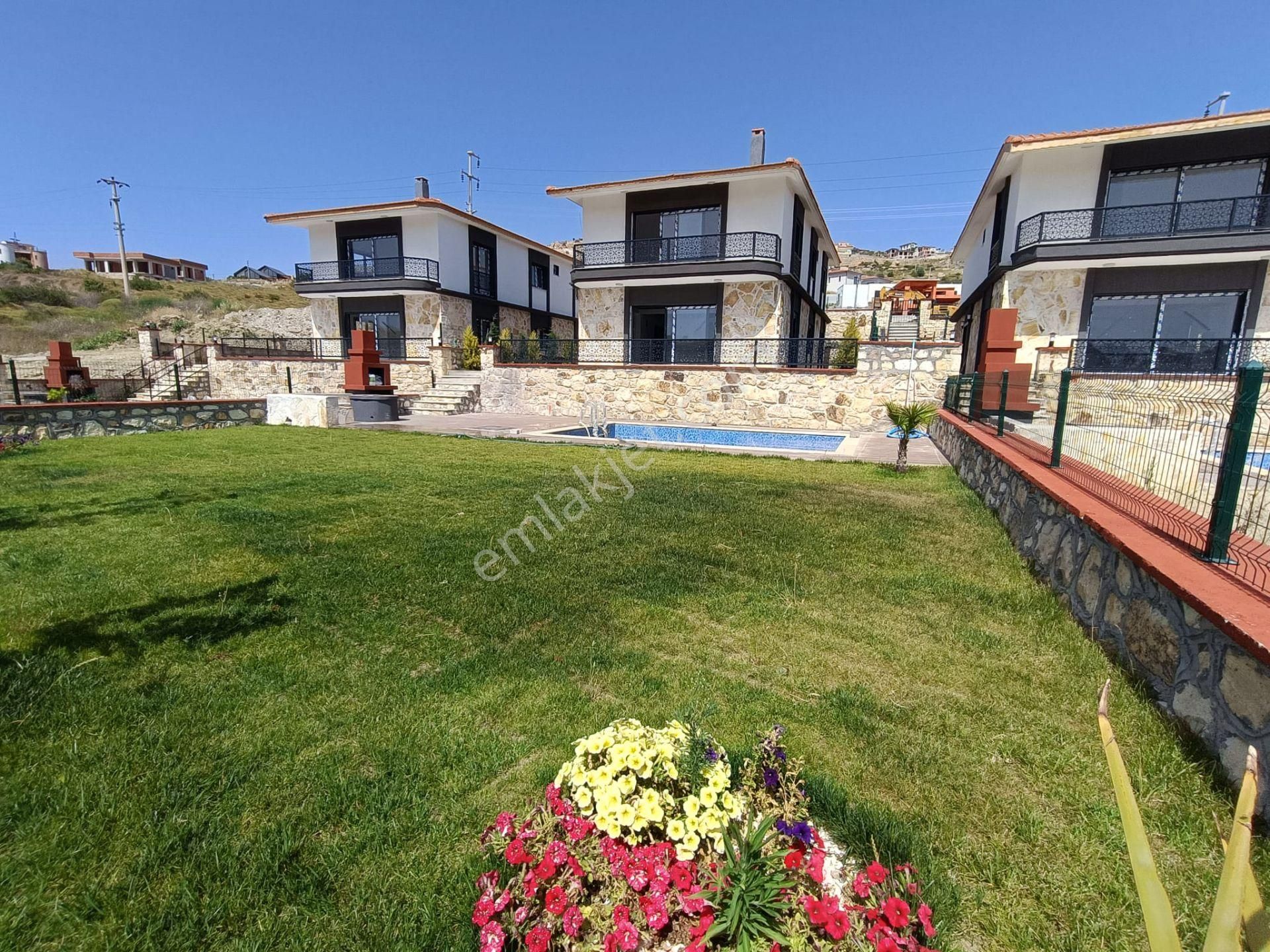 Satılık İzmir Foçaköy De Doğayla İç İçe Müstakil Arsa İçinde Dublex Havuzlu Taş Villa - Görsel 12