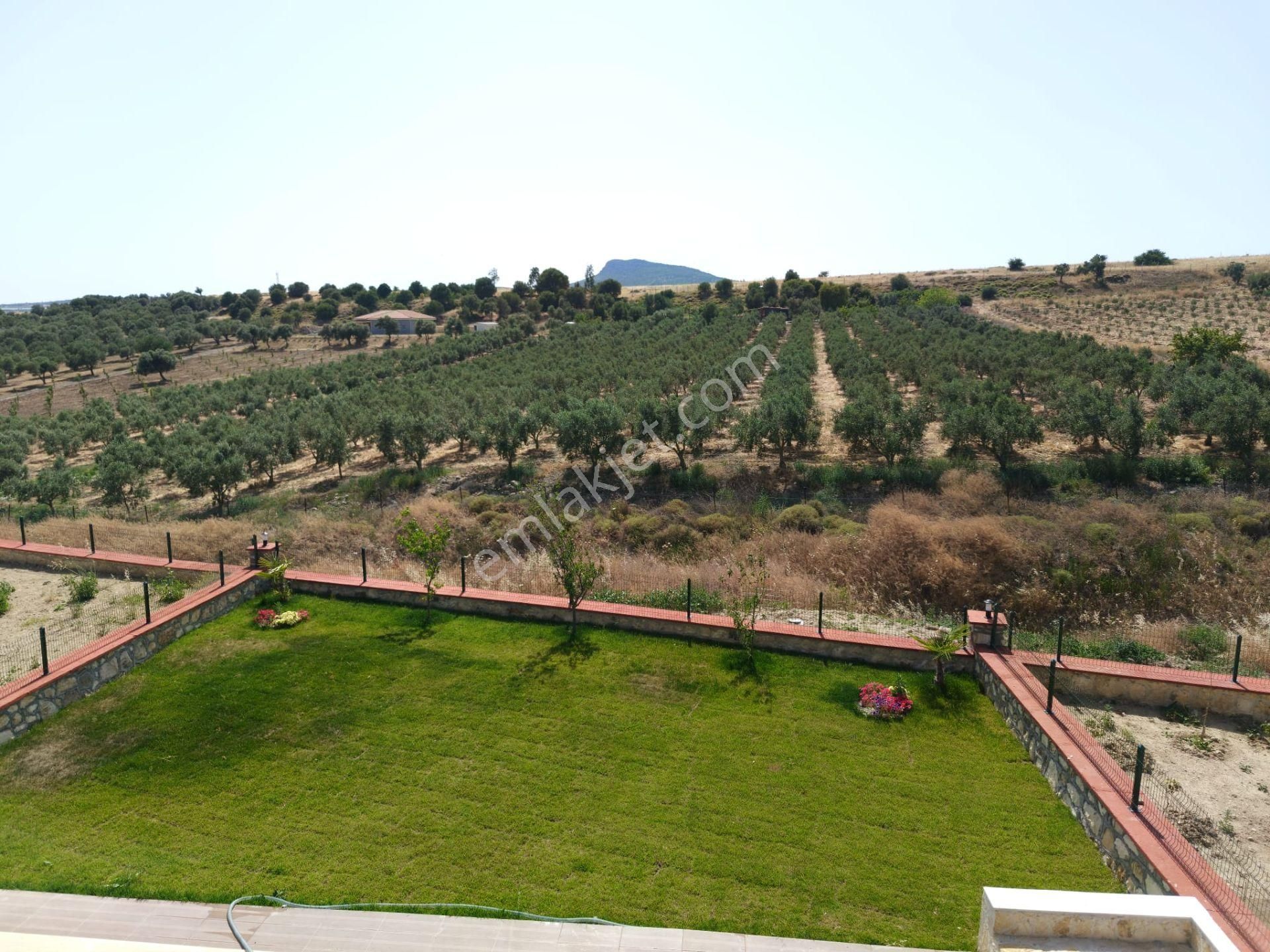 Satılık İzmir Foçaköy De Doğayla İç İçe Müstakil Arsa İçinde Dublex Havuzlu Taş Villa - Görsel 26