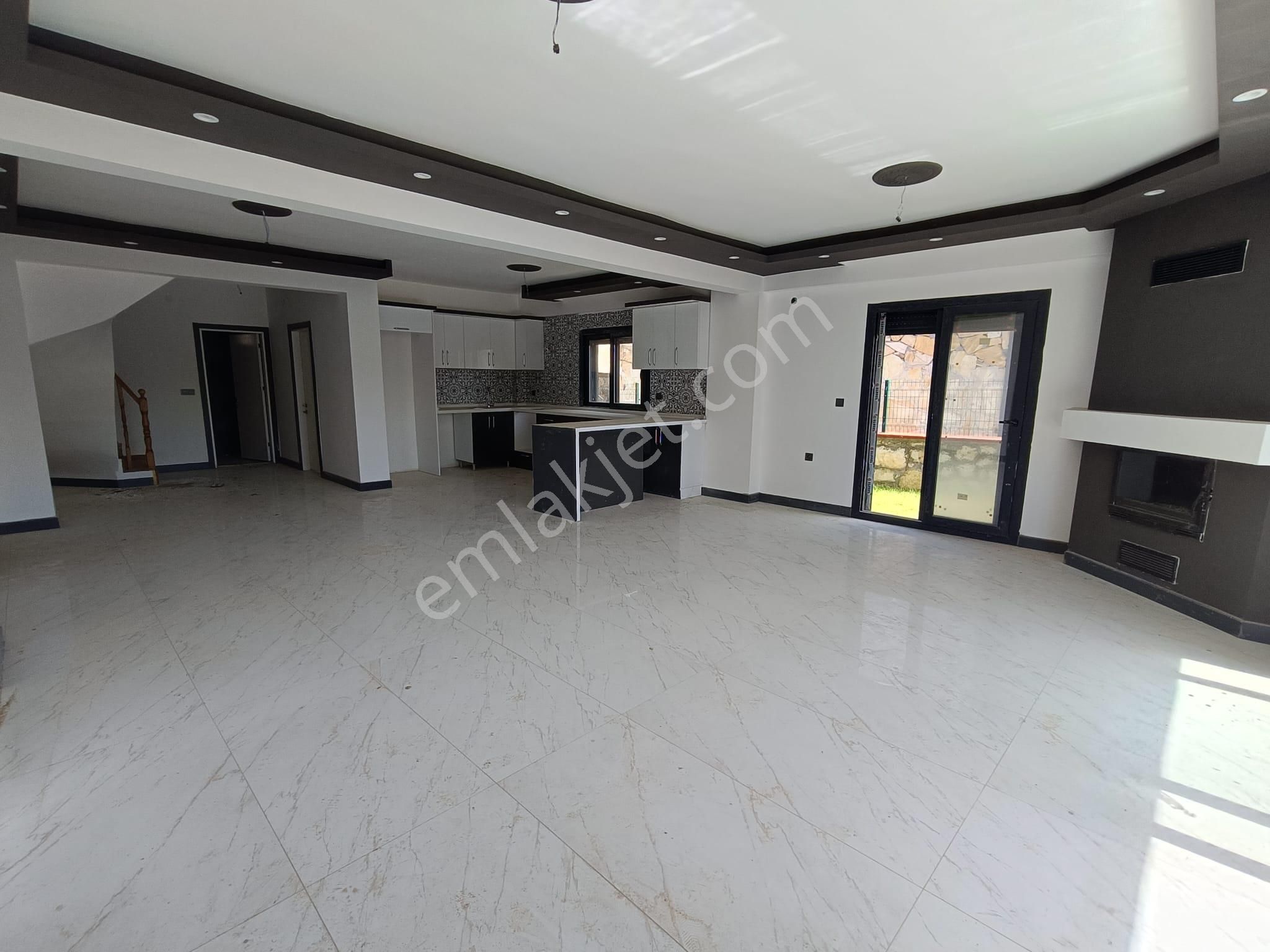 Satılık İzmir Foçaköy De Doğayla İç İçe Müstakil Arsa İçinde Dublex Havuzlu Taş Villa - Görsel 11