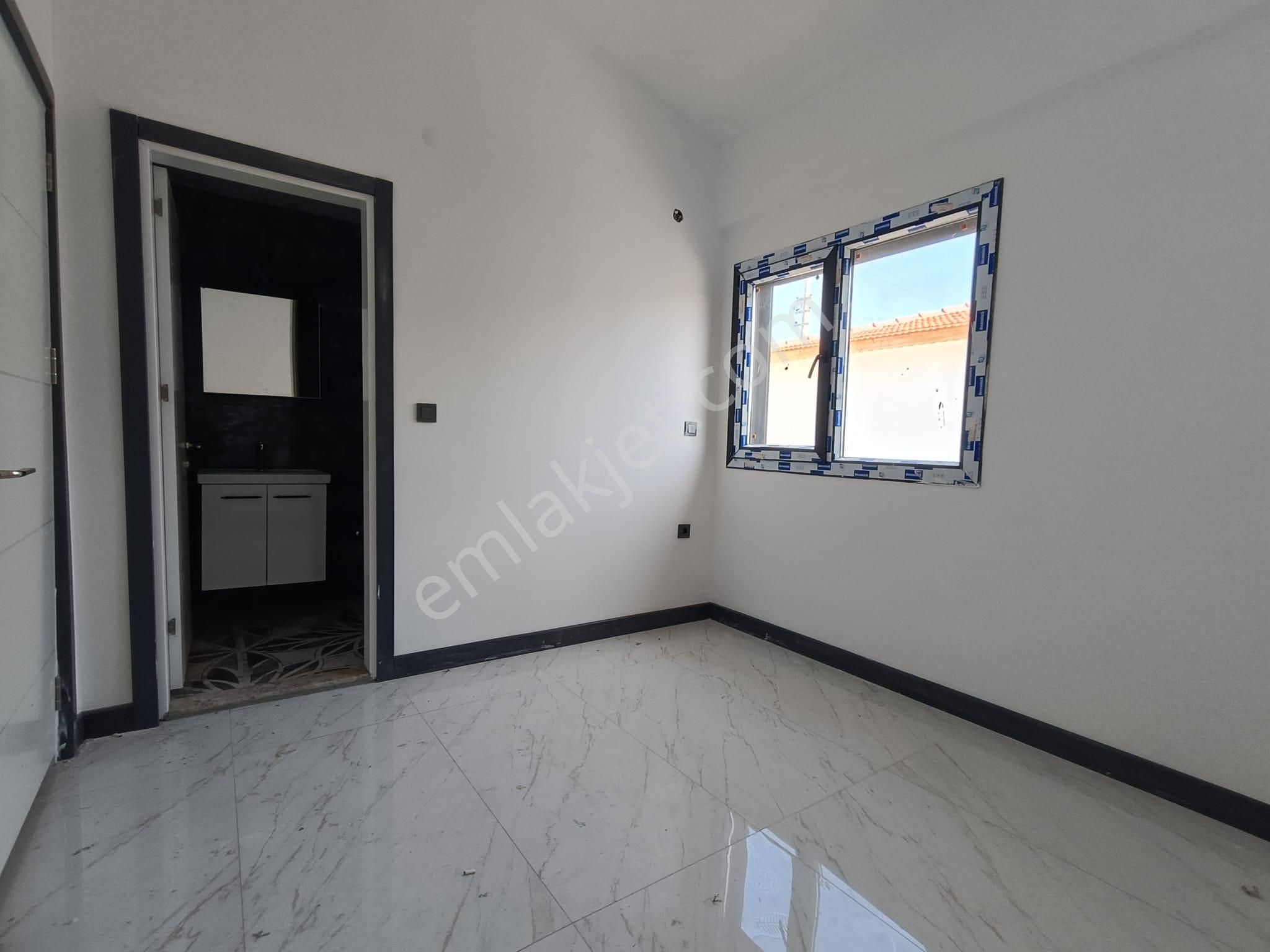 Satılık İzmir Foçaköy De Doğayla İç İçe Müstakil Arsa İçinde Dublex Havuzlu Taş Villa - Görsel 28