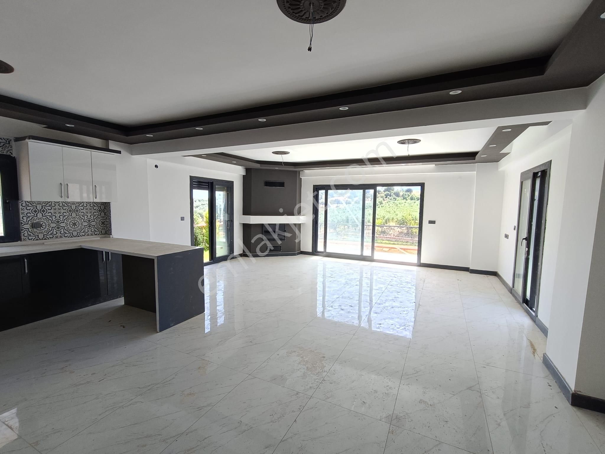 Satılık İzmir Foçaköy De Doğayla İç İçe Müstakil Arsa İçinde Dublex Havuzlu Taş Villa - Görsel 24