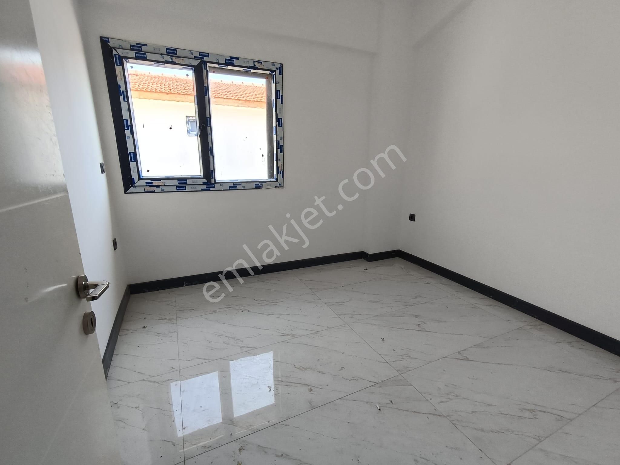 Satılık İzmir Foçaköy De Doğayla İç İçe Müstakil Arsa İçinde Dublex Havuzlu Taş Villa - Görsel 32