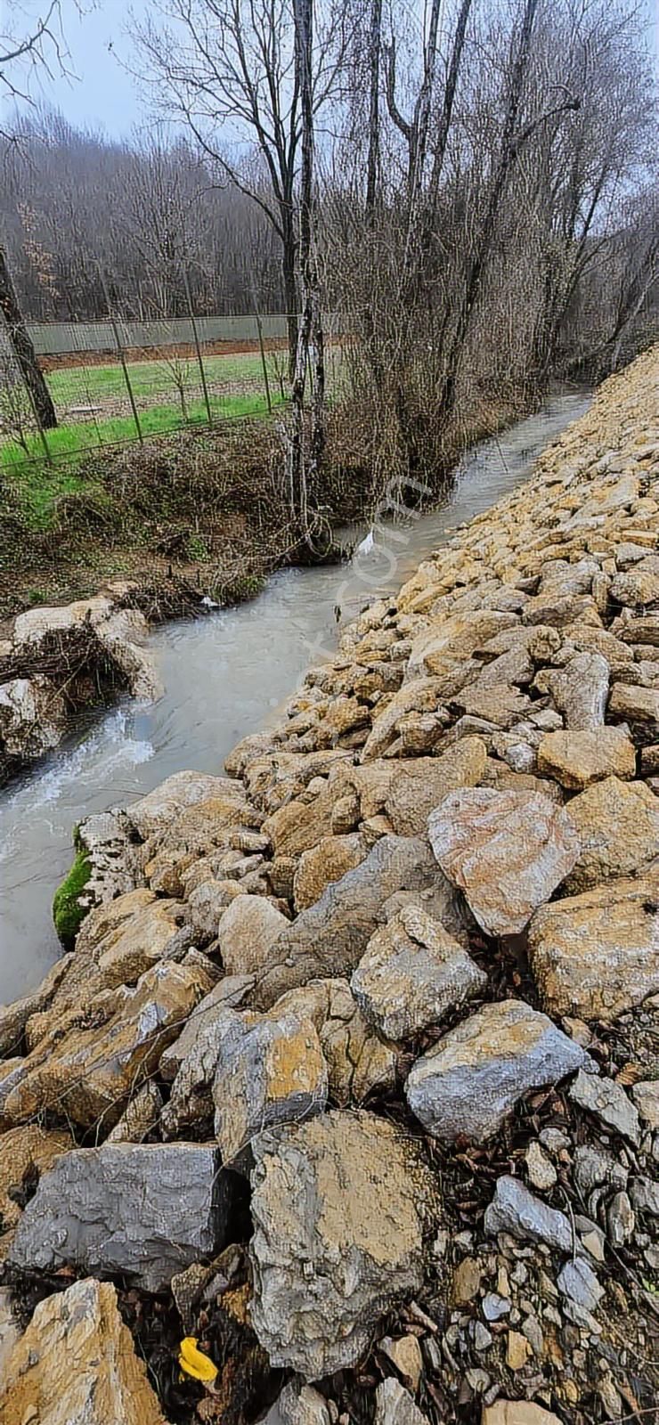 Re/max Anka'dan Komple Dere Su Ve Yola Cepheli Fırsat Arazi