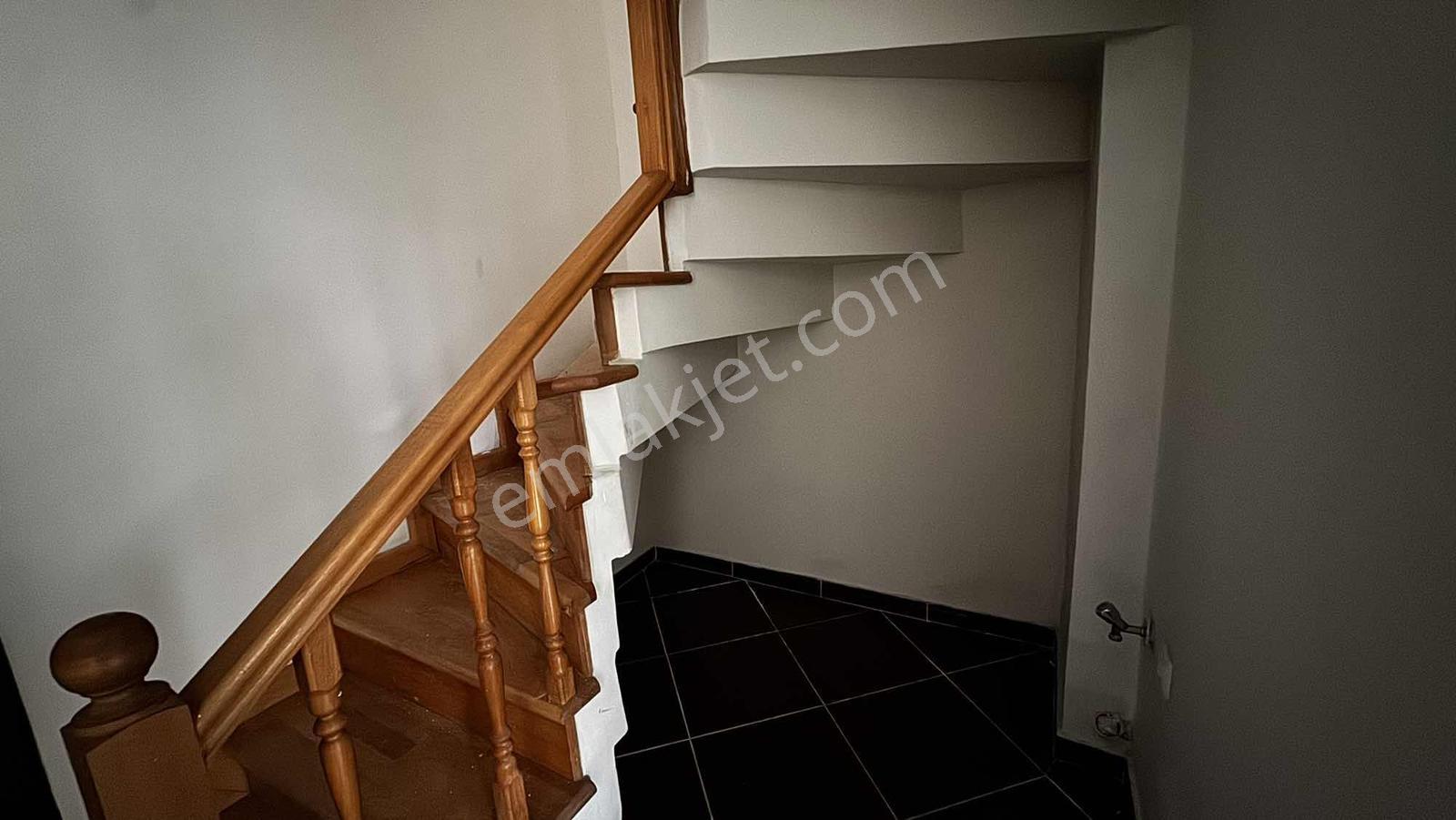 Remax Anka'dan Kat Mülkiyetli Merkezde 3+1 Ters Dubleks Daire - Görsel 19