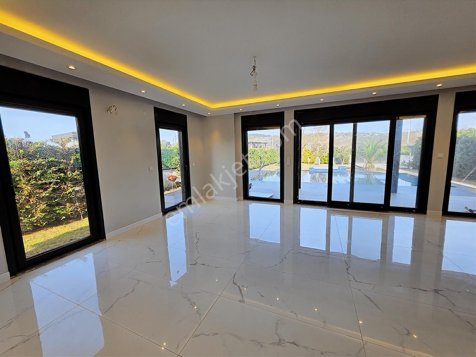 Remax Anka'dan Çavuş Mah. 724 M2 Arsa İçinde 5+1 Müstakil Villa - Görsel 21