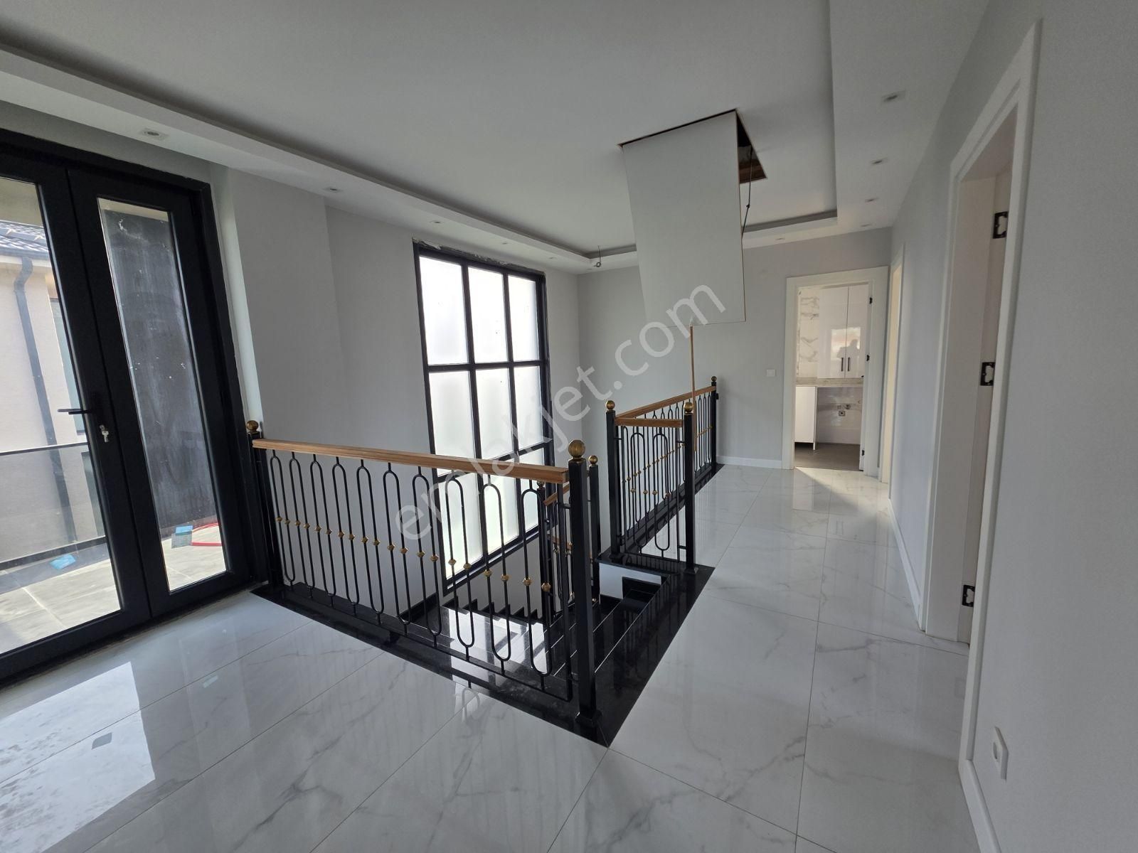 Remax Anka'dan Çavuş Mah. 724 M2 Arsa İçinde 5+1 Müstakil Villa - Görsel 31