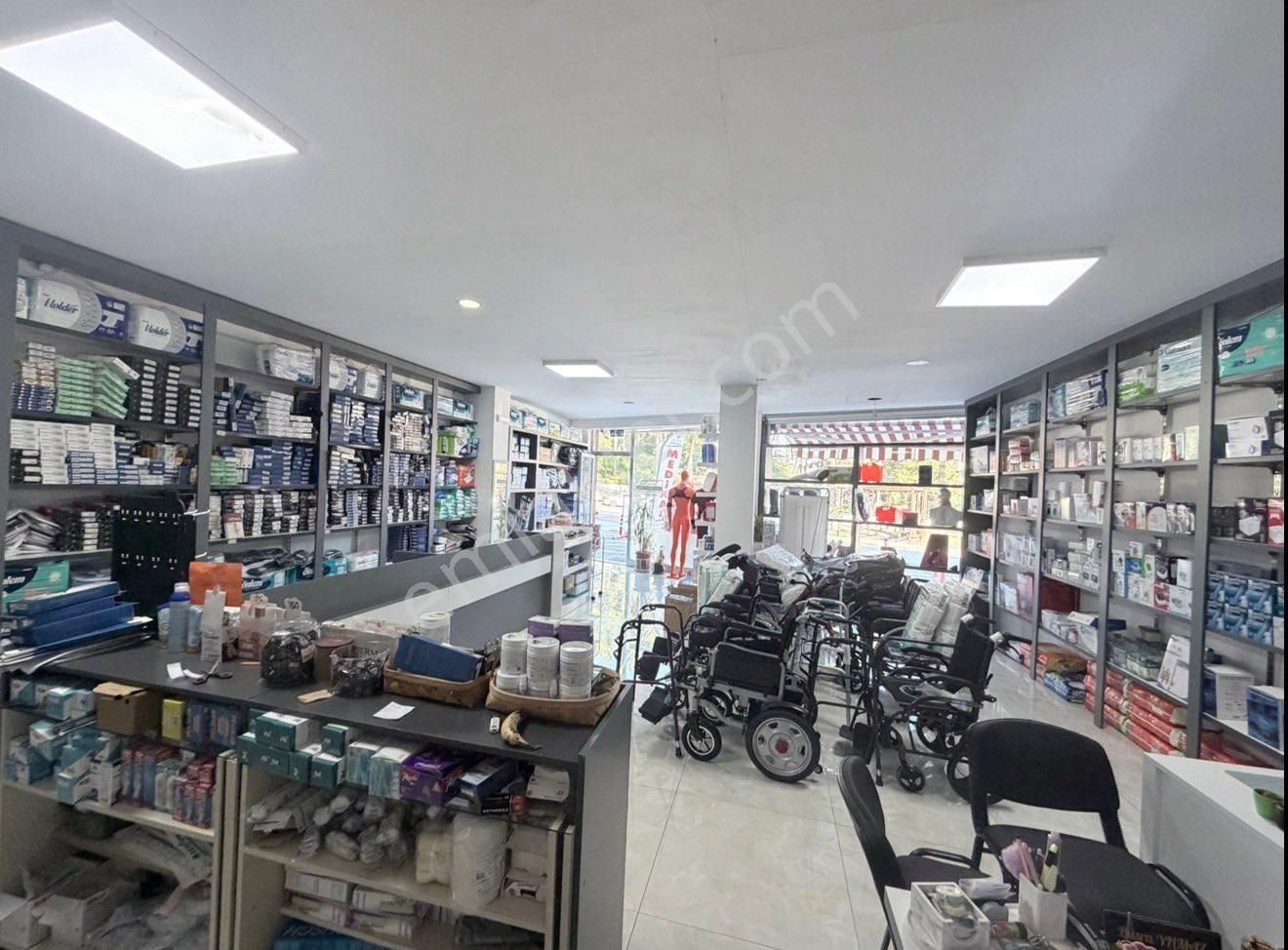 Acil Satılık - Devlet Hastanesi Yanıbaşında Net 156m2 Dükkan - Görsel 9