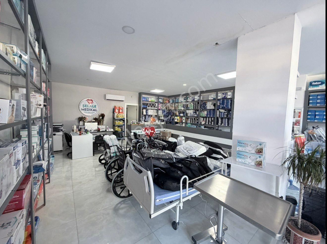 Acil Satılık - Devlet Hastanesi Yanıbaşında Net 156m2 Dükkan - Görsel 8
