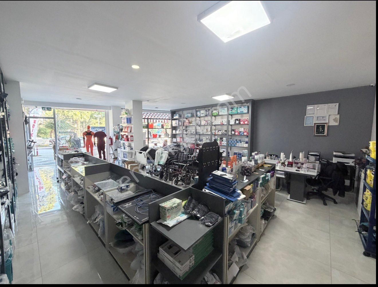 Acil Satılık - Devlet Hastanesi Yanıbaşında Net 156m2 Dükkan - Görsel 6