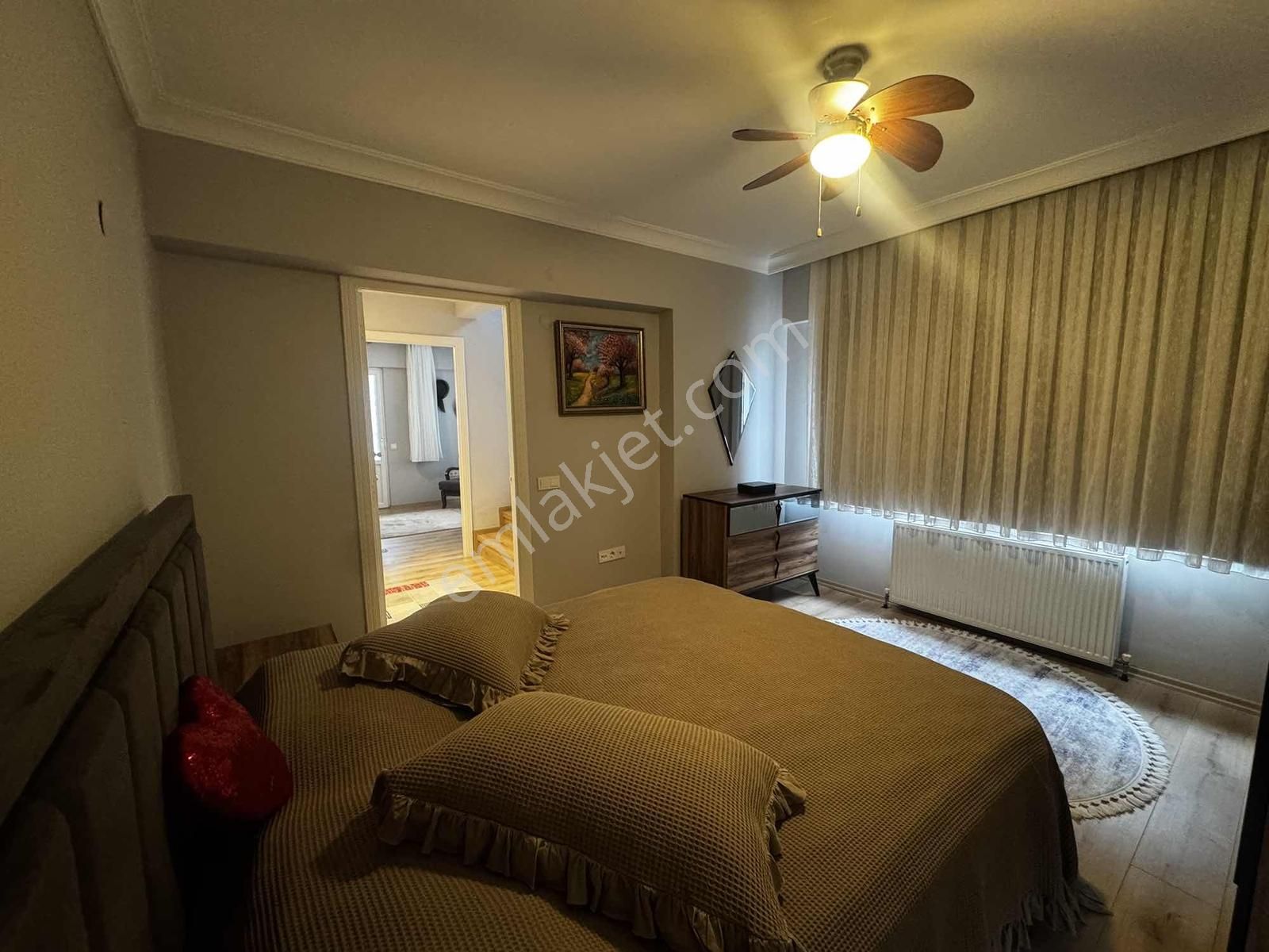 Remax Anka'dan Salkım Sitesinde Bakımlı Ve Tadilatlı Villa - Görsel 30