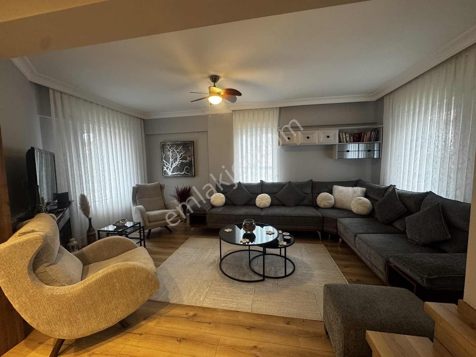 Remax Anka'dan Salkım Sitesinde Bakımlı Ve Tadilatlı Villa - Görsel 28