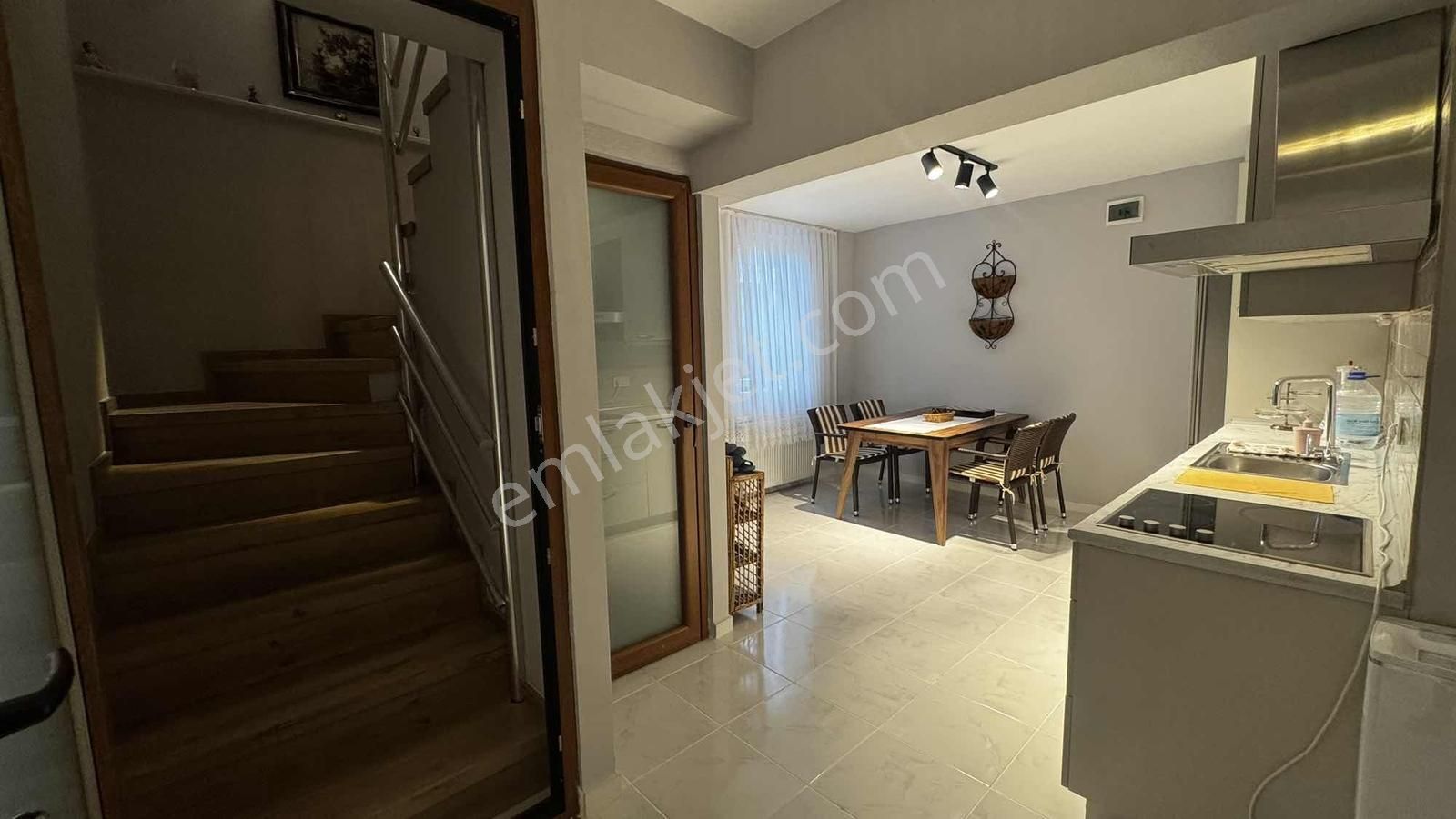 Remax Anka'dan Salkım Sitesinde Bakımlı Ve Tadilatlı Villa - Görsel 12