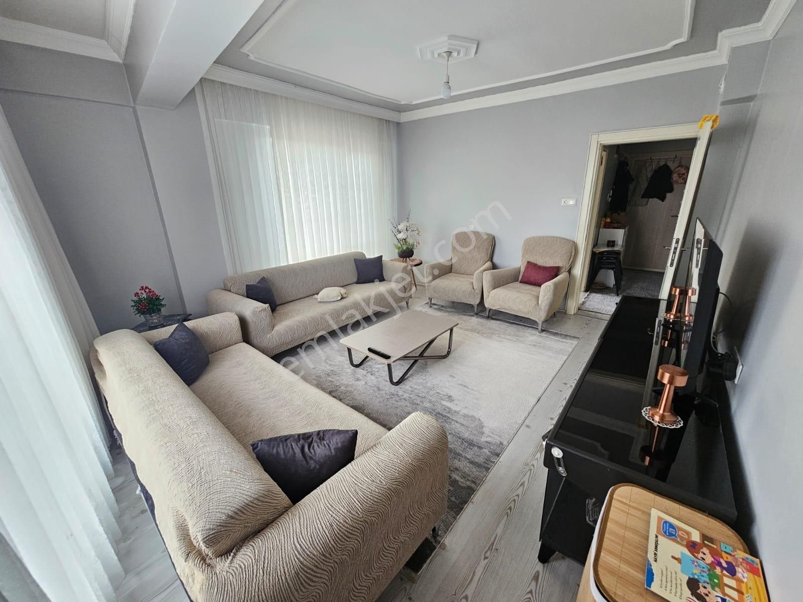 Akyazı Da 3 Katlı Binanın 3. Katında Bulunan Bakımlı Sat. Daire - Görsel 11