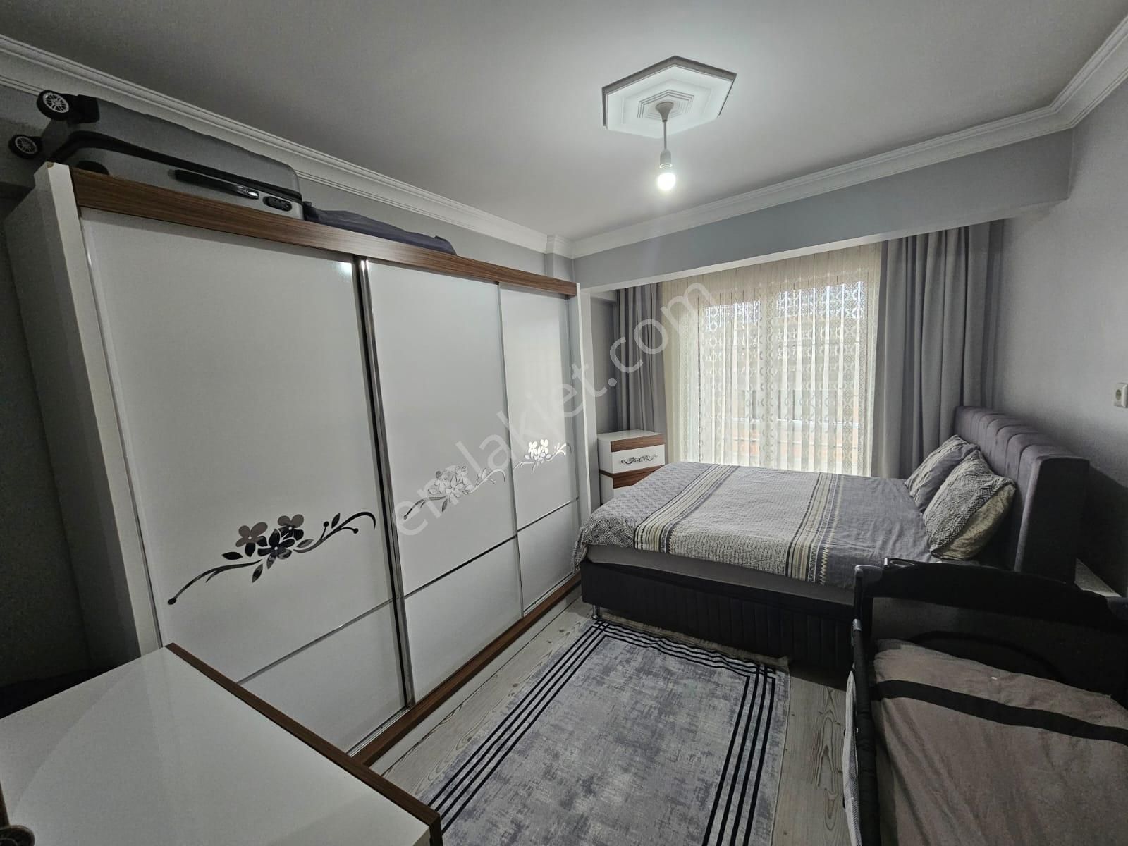 Akyazı Da 3 Katlı Binanın 3. Katında Bulunan Bakımlı Sat. Daire - Görsel 26