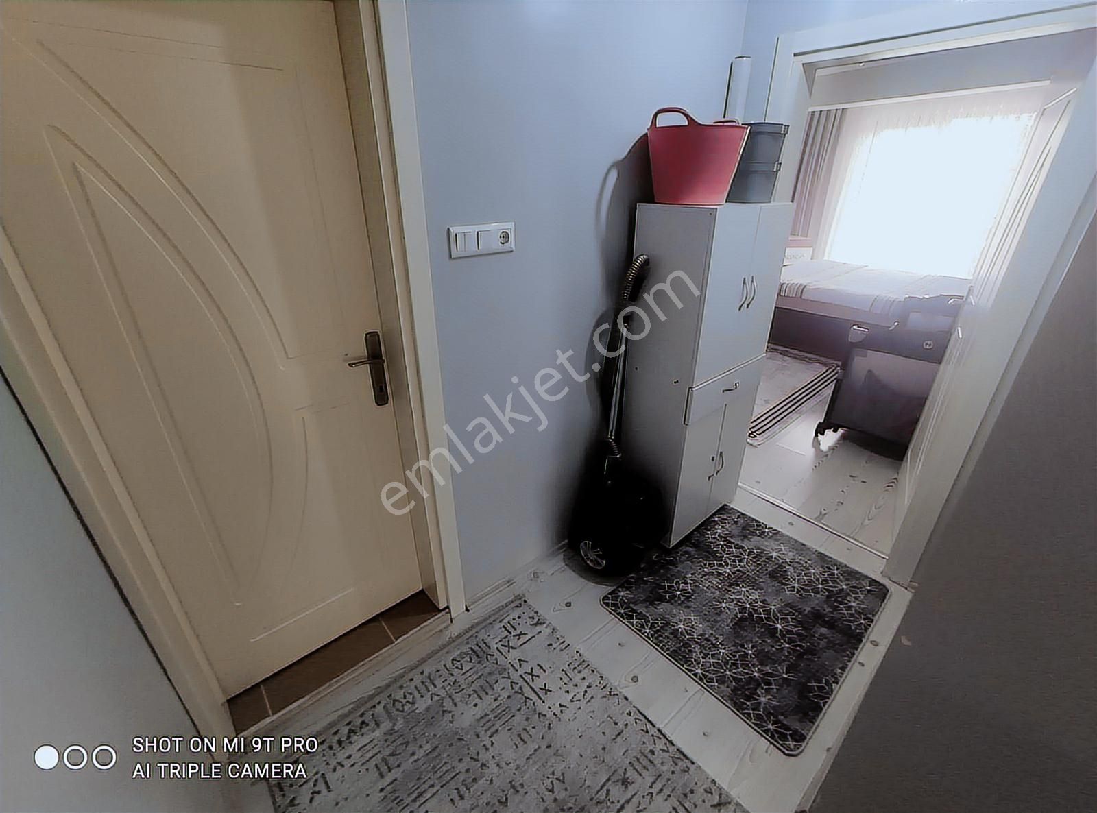 Akyazı Da 3 Katlı Binanın 3. Katında Bulunan Bakımlı Sat. Daire - Görsel 28