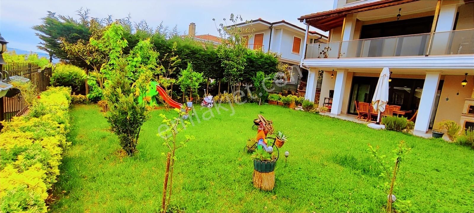 Şile Merkez'de Denize Yakın Müstakil Bahçeli 6+2 Satılık Villa - Görsel 10