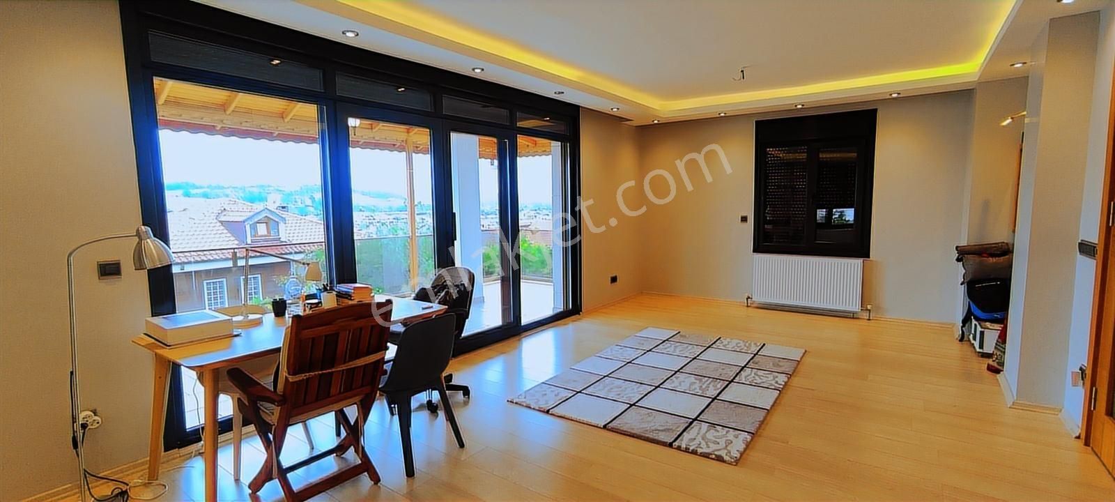 Şile Merkez'de Denize Yakın Müstakil Bahçeli 6+2 Satılık Villa - Görsel 6