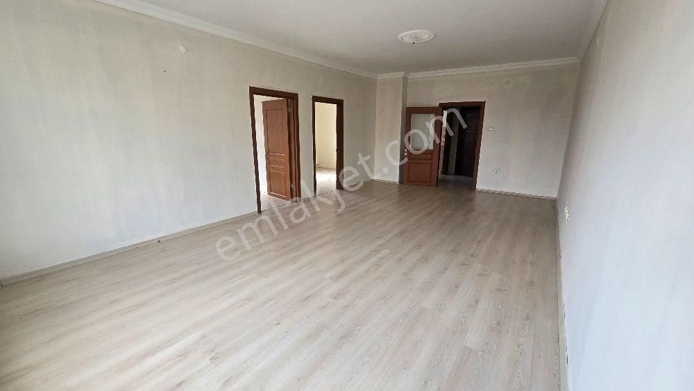 Asım Gündüz Cd Üstü Arakat 3+1 Geniş Kullanışlı Kiralık Daire Yıldız Emlak'tan