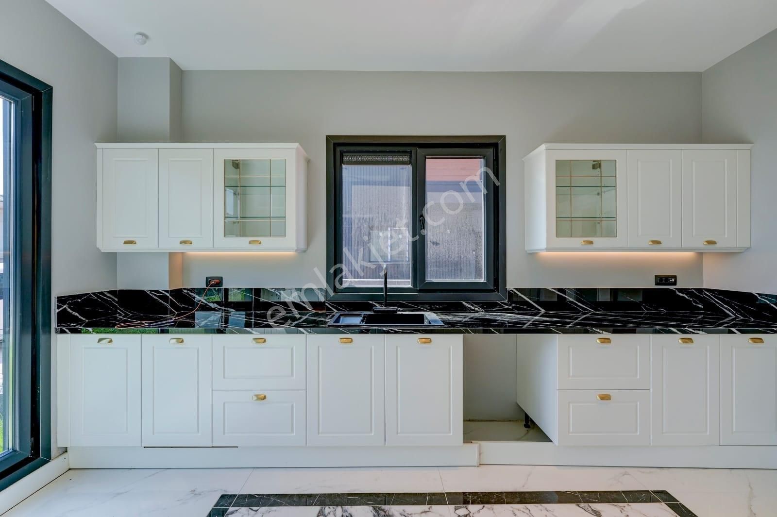 Remax Anka'dan Livapark'ta Müstakil Havuzlu 5+1 Aplus Villalar - Görsel 19