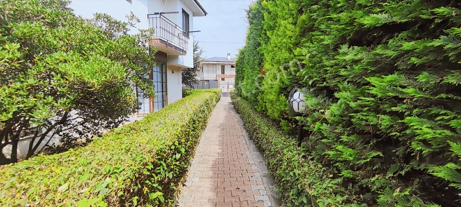 Şile'de Havuzlu Güvenlikli Sitede 4+1 Kiralık Villa - Görsel 14