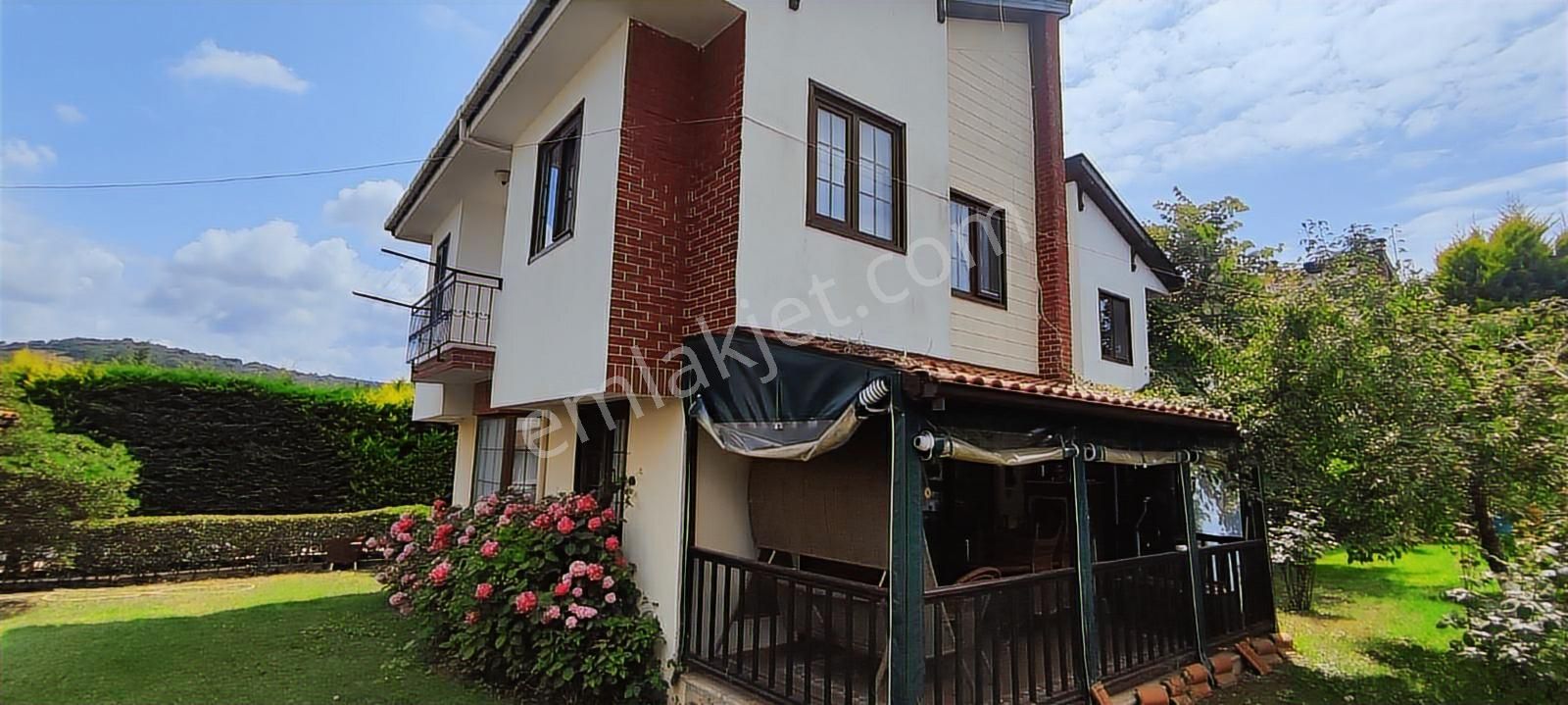 Şile'de Havuzlu Güvenlikli Sitede 4+1 Kiralık Villa - Görsel 18