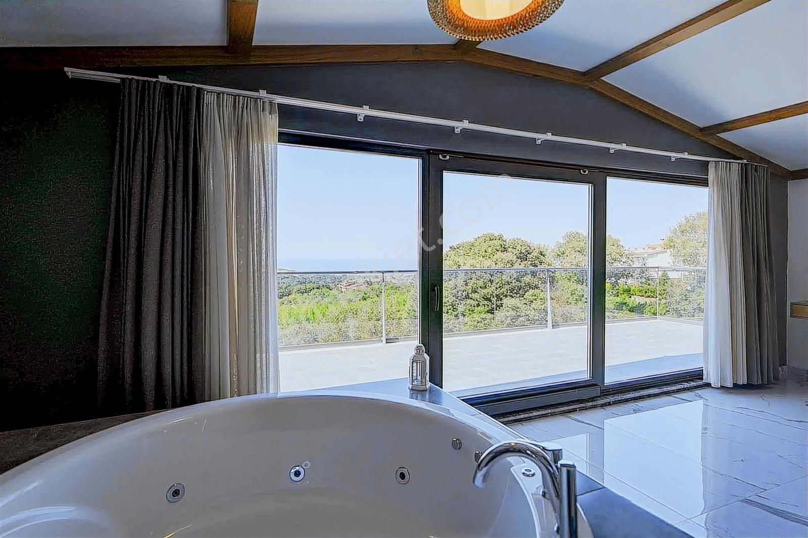 Royal Blue Sitesi Satılık Forleks Villa - Görsel 3