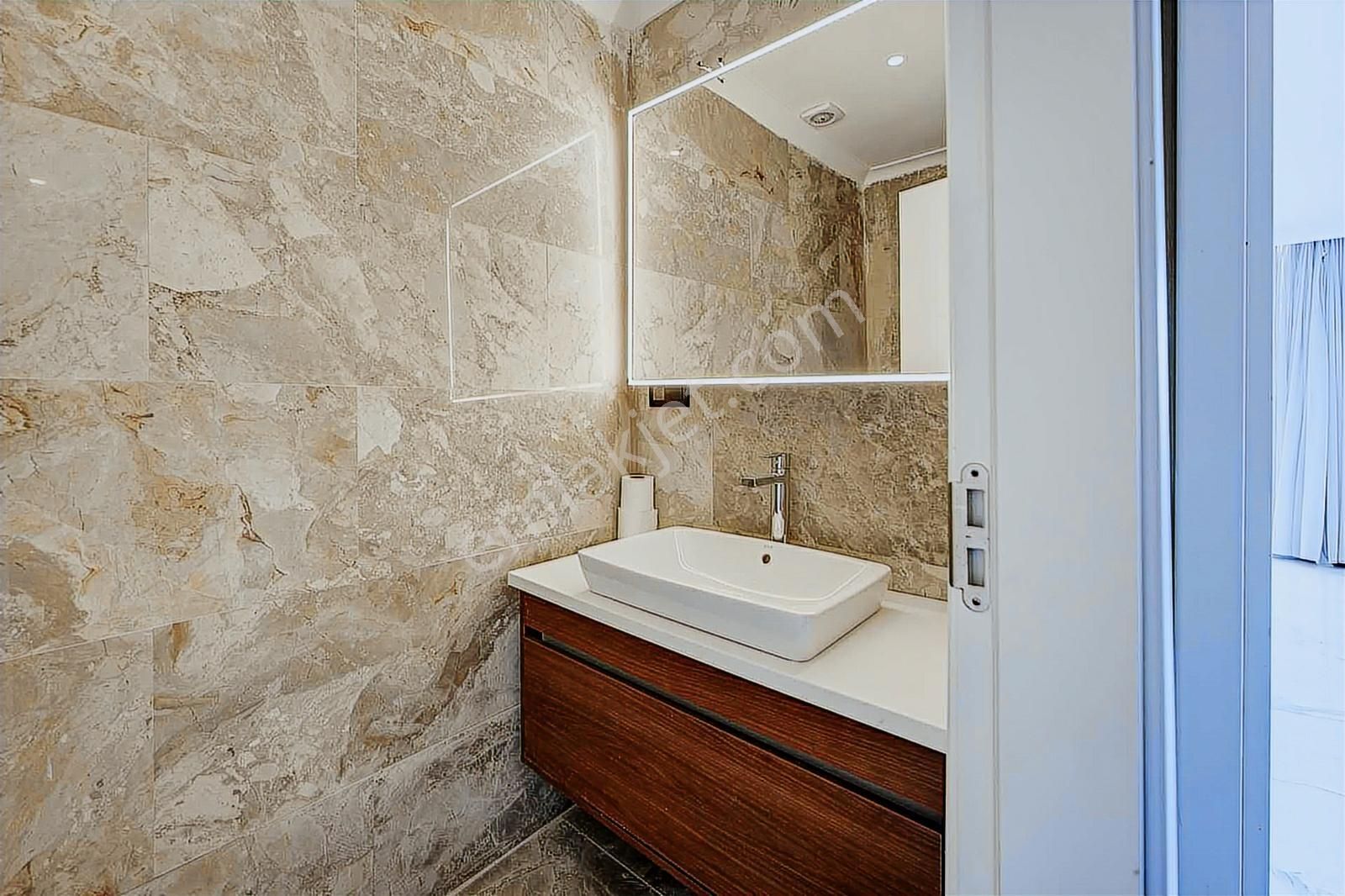 Royal Blue Sitesi Satılık Forleks Villa - Görsel 16