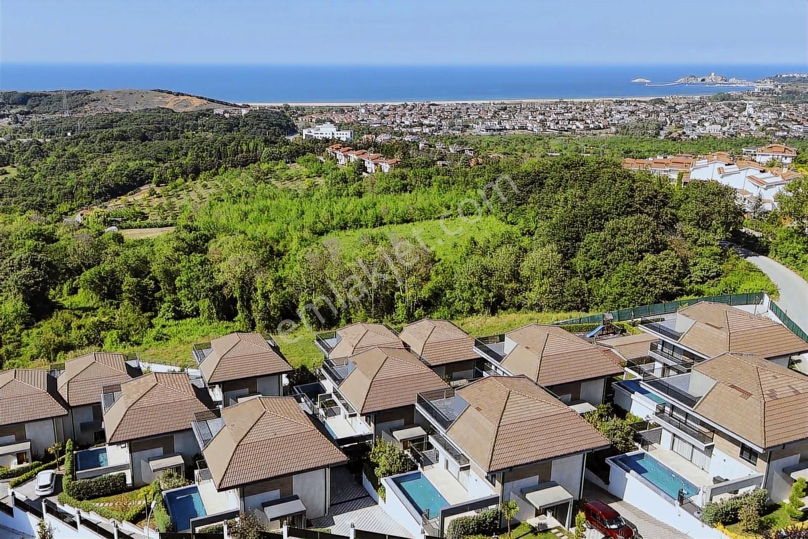Royal Blue Sitesi Satılık Forleks Villa