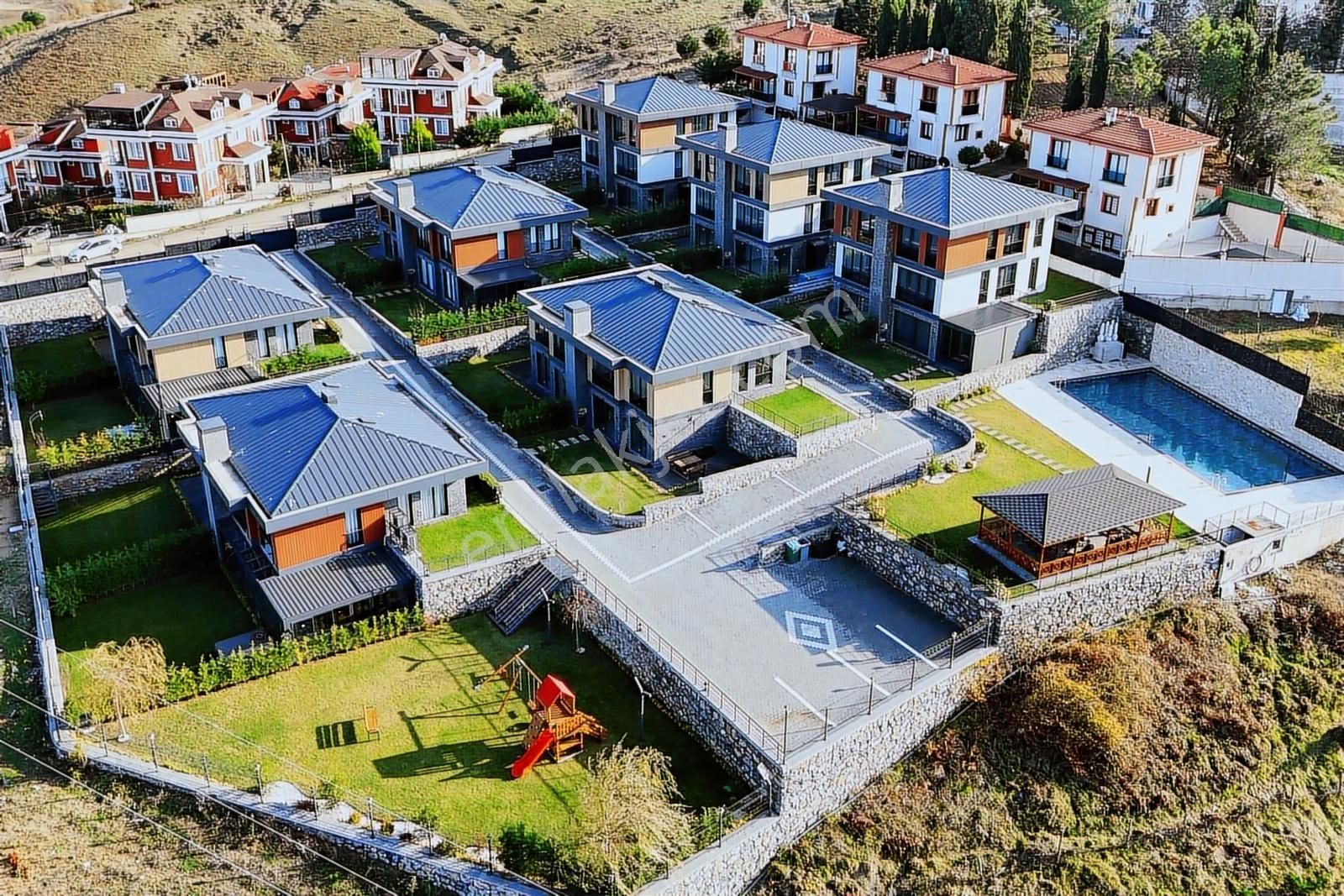 Remax Anka'dan Deniz Manzaralı Müstakil Site'de Satılık Villalar - Görsel 2