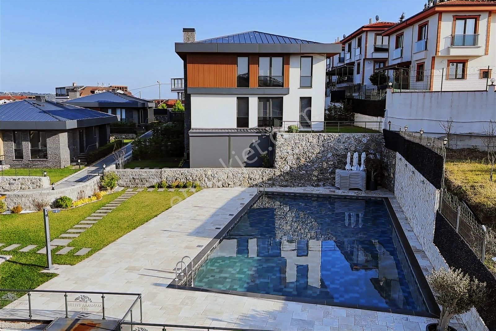 Remax Anka'dan Deniz Manzaralı Müstakil Site'de Satılık Villalar - Görsel 5