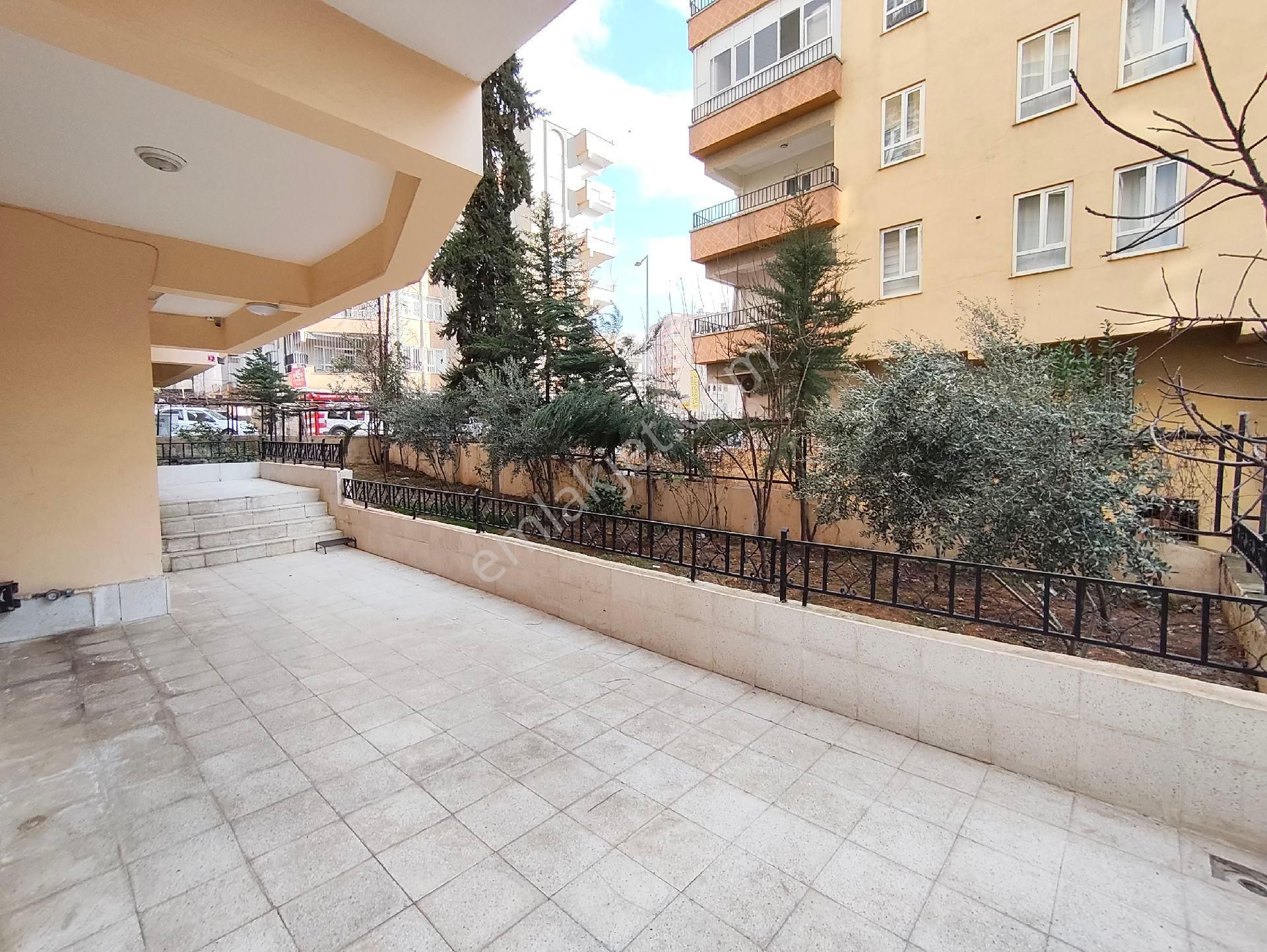 Karaköprü Belediye Yukarısı 4 Odalı Satılık Bakımlı Daire - Görsel 3