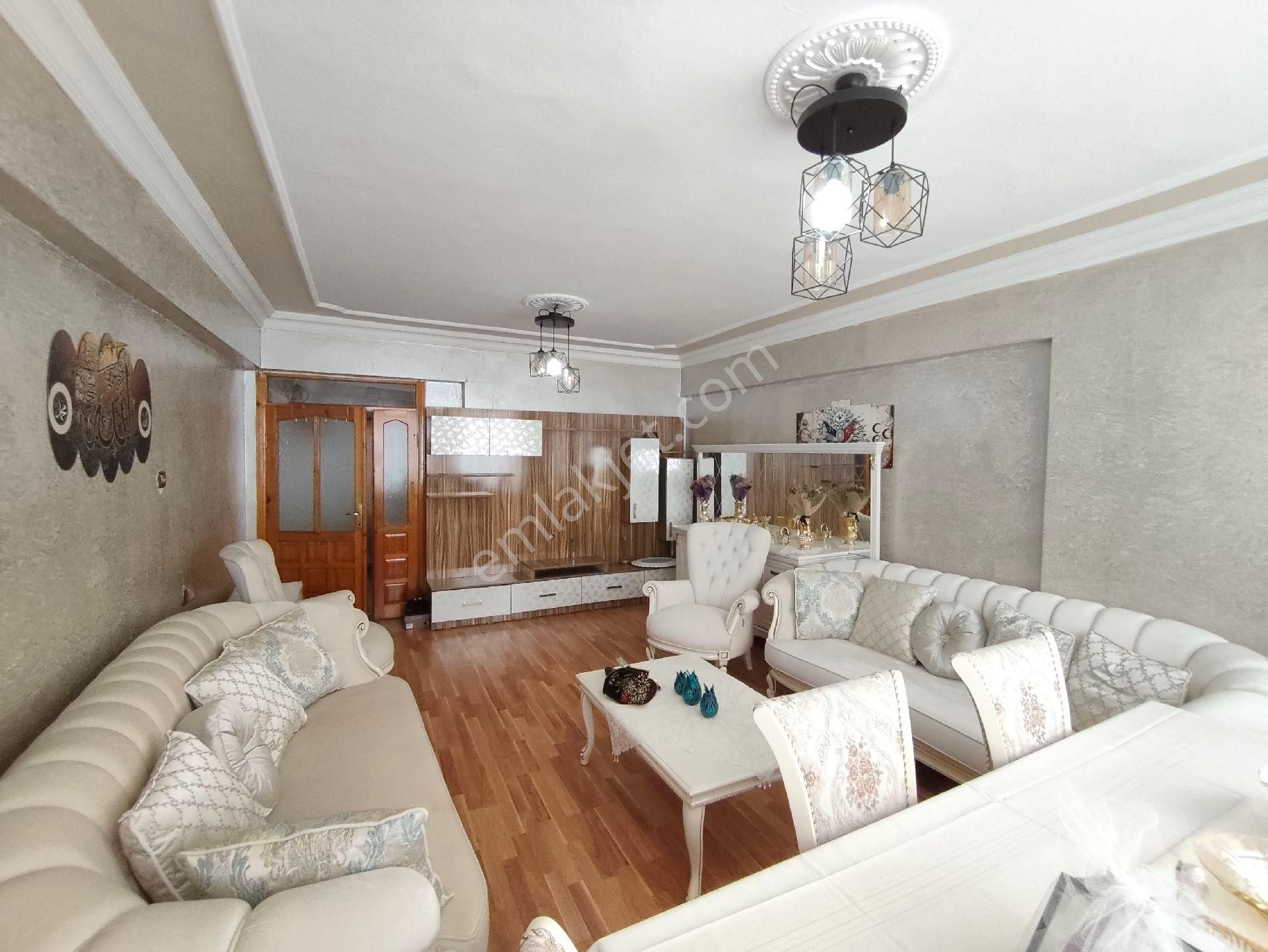 Karaköprü Belediye Yukarısı 4 Odalı Satılık Bakımlı Daire - Görsel 13