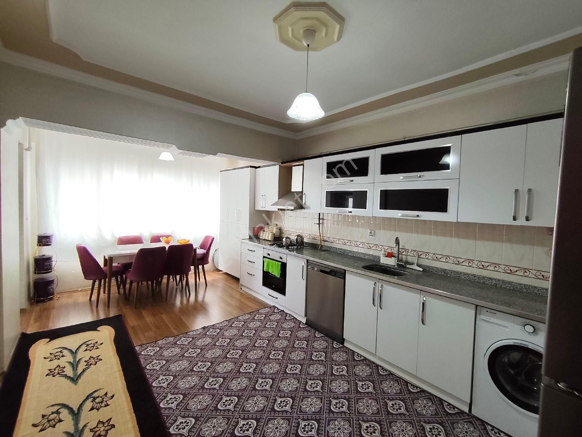 Karaköprü Belediye Yukarısı 4 Odalı Satılık Bakımlı Daire - Görsel 6