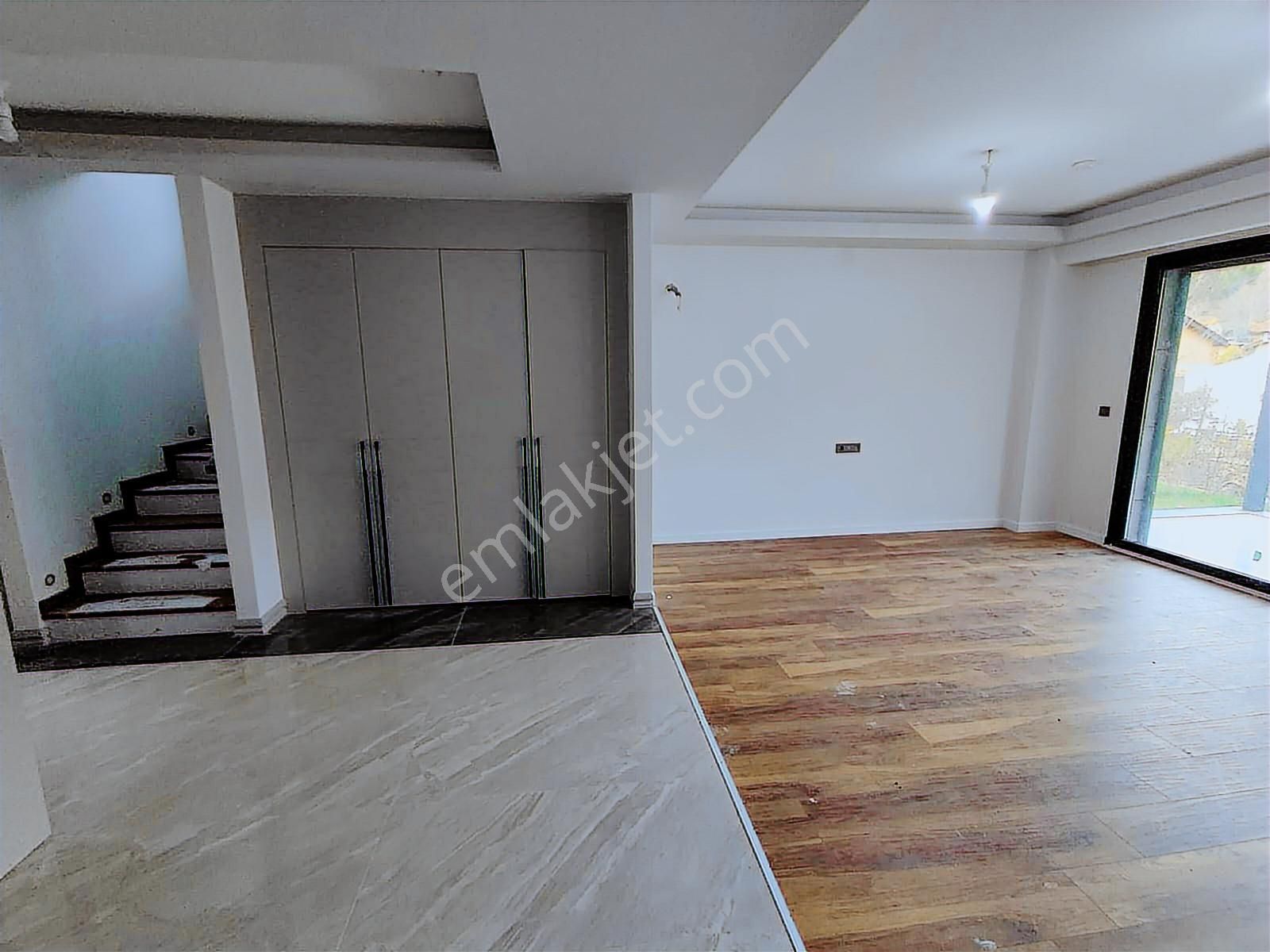 Lanse Korupark'ta 200 M2 Bahçe Paylı Müstakil 4+1 Dubleks Villa - Görsel 6