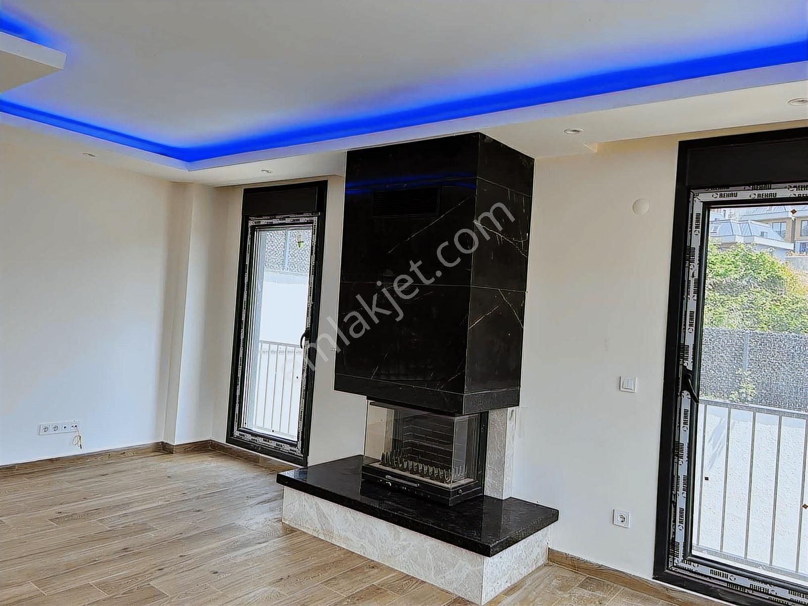 Remax Anka'dan Havuzlu Büyük Bahçeli Sıfır 6+1 Tribleks Villa - Görsel 35