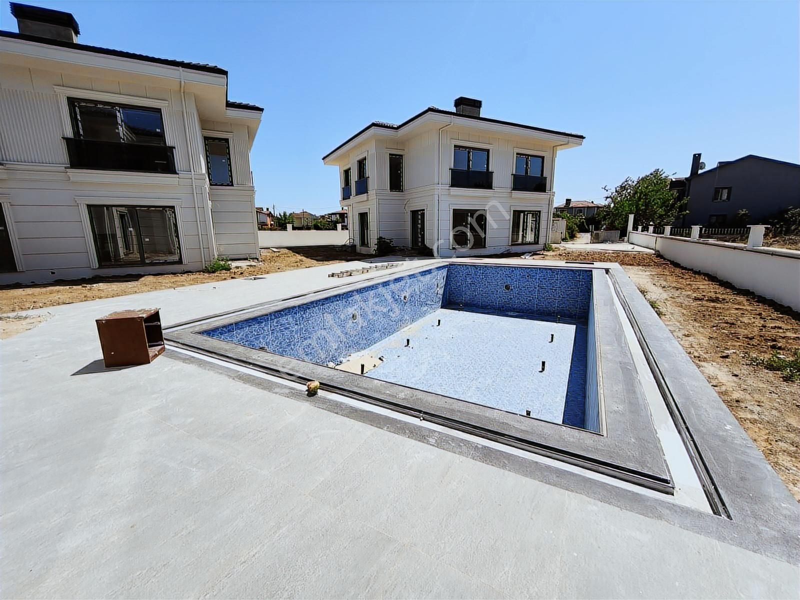 Remax Anka'dan Kumbaba'da Site İçerisinde 3+1 Satılık Villalar - Görsel 19