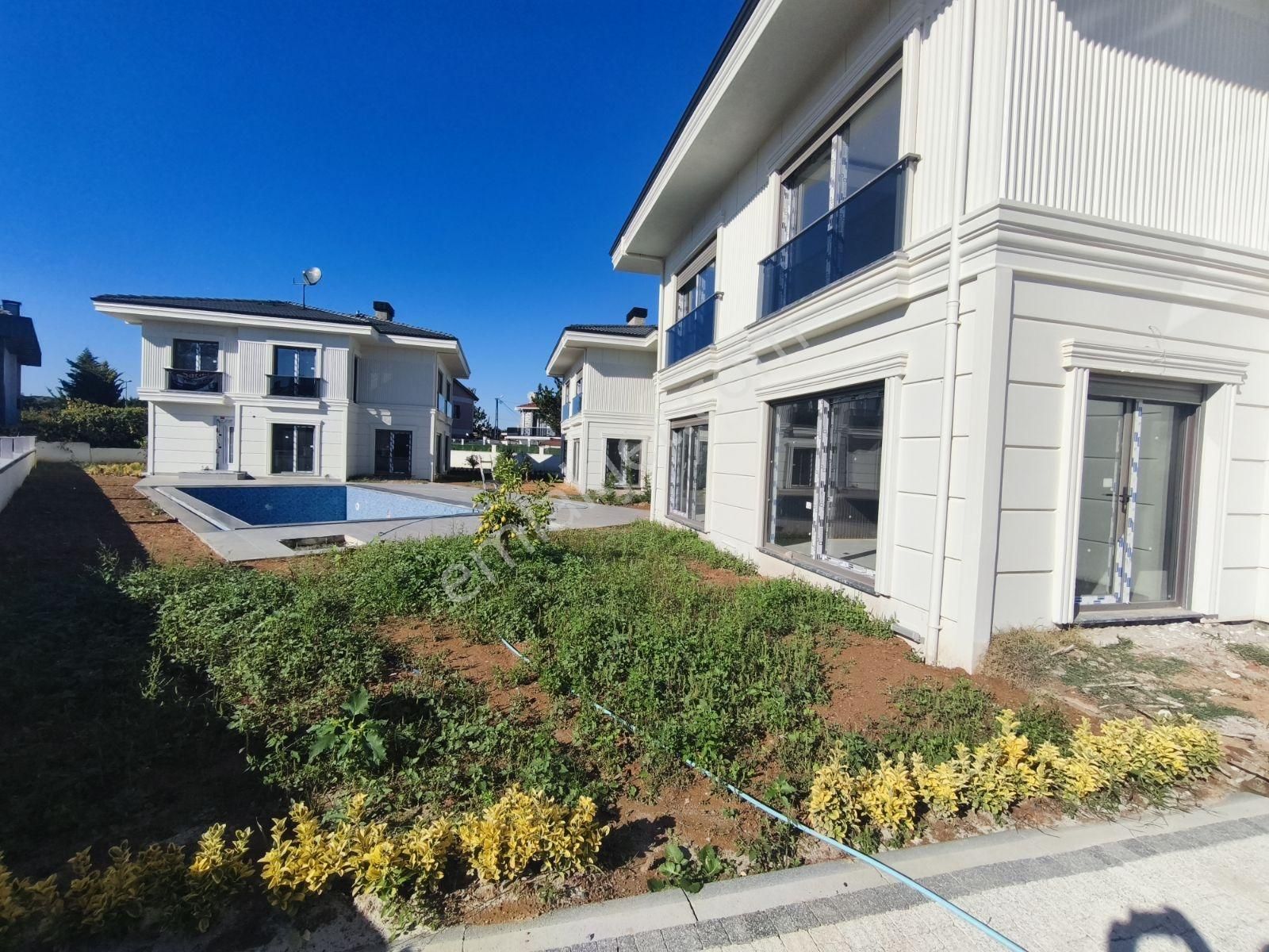 Remax Anka'dan Kumbaba'da Site İçerisinde 3+1 Satılık Villalar - Görsel 14